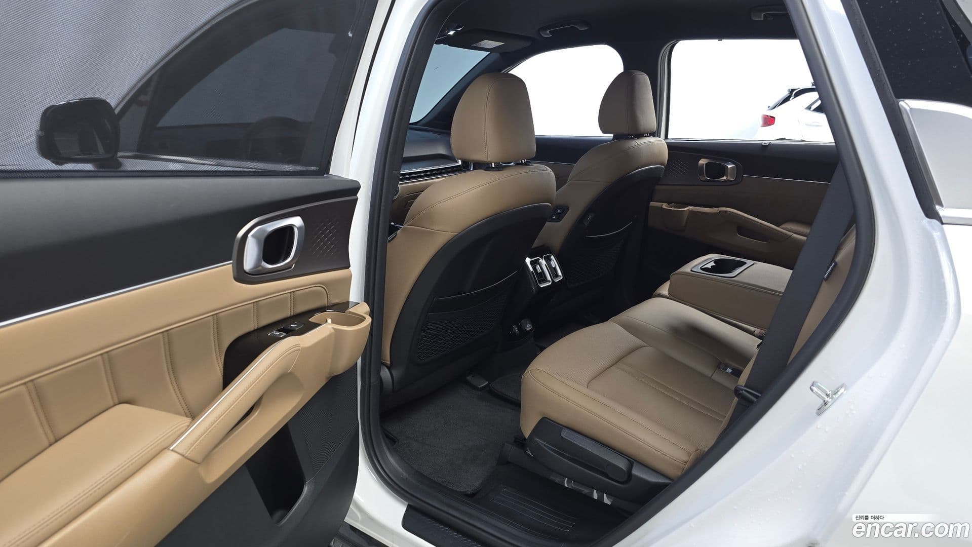 Main__Slider__Photo:Sorento Kia 2024.1-25