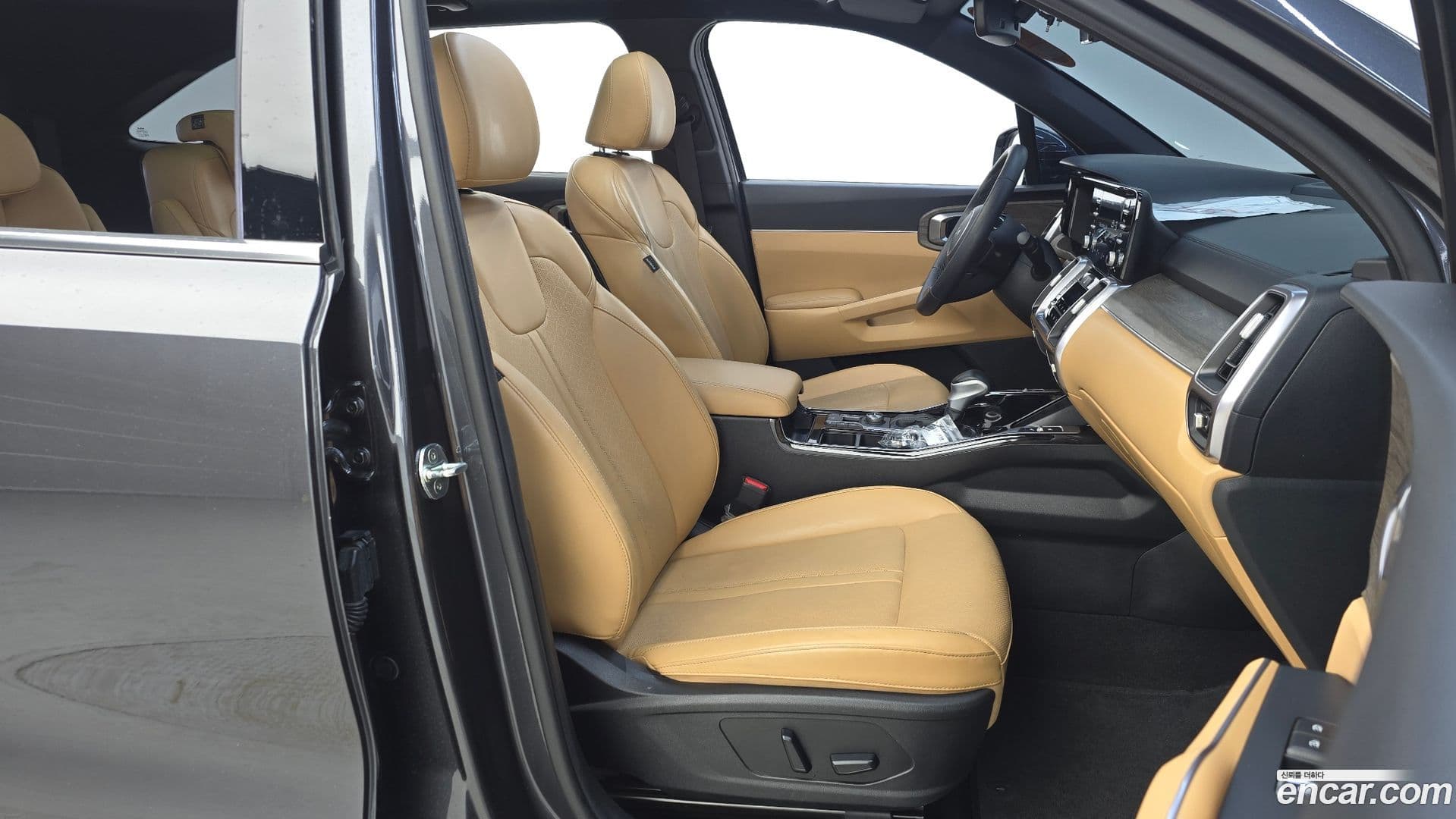 Main__Slider__Photo:Sorento Kia 2022.1-10