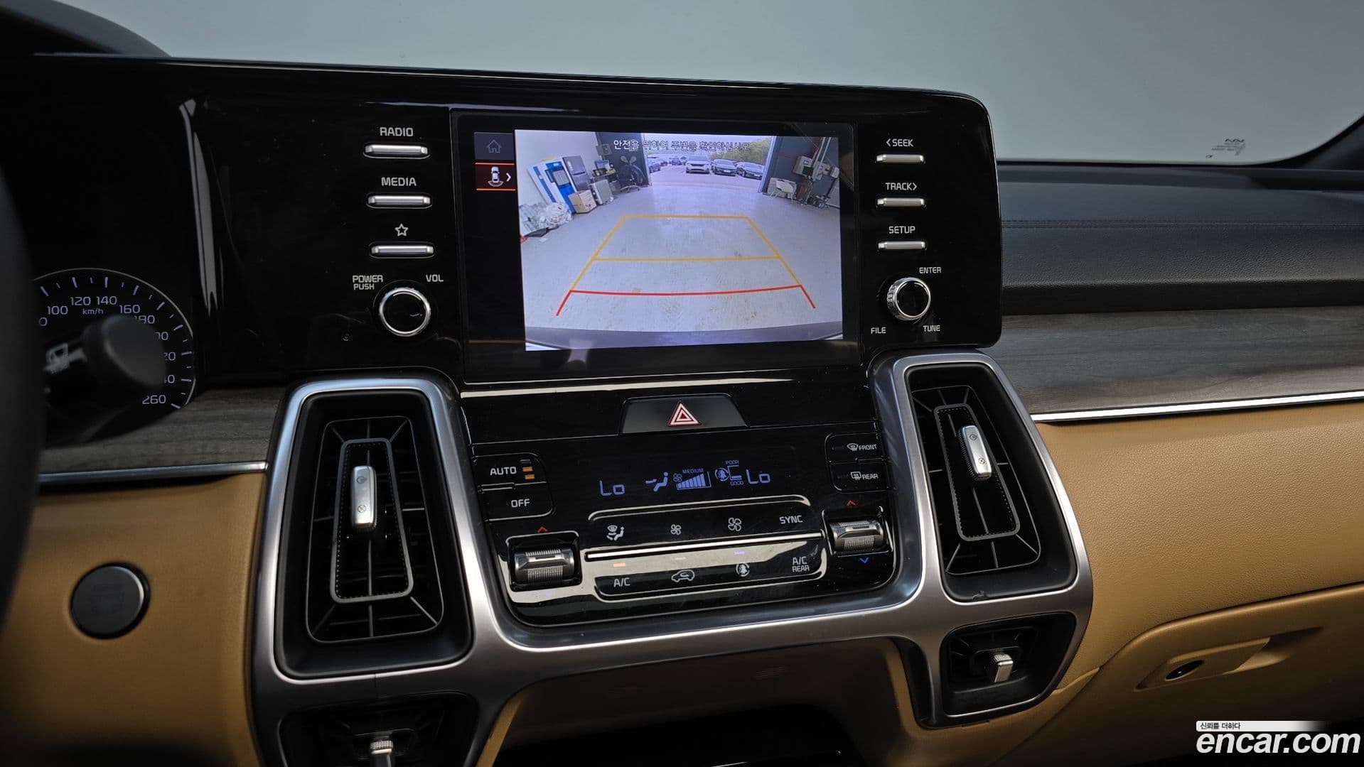 Main__Slider__Photo:Sorento Kia 2022.1-14
