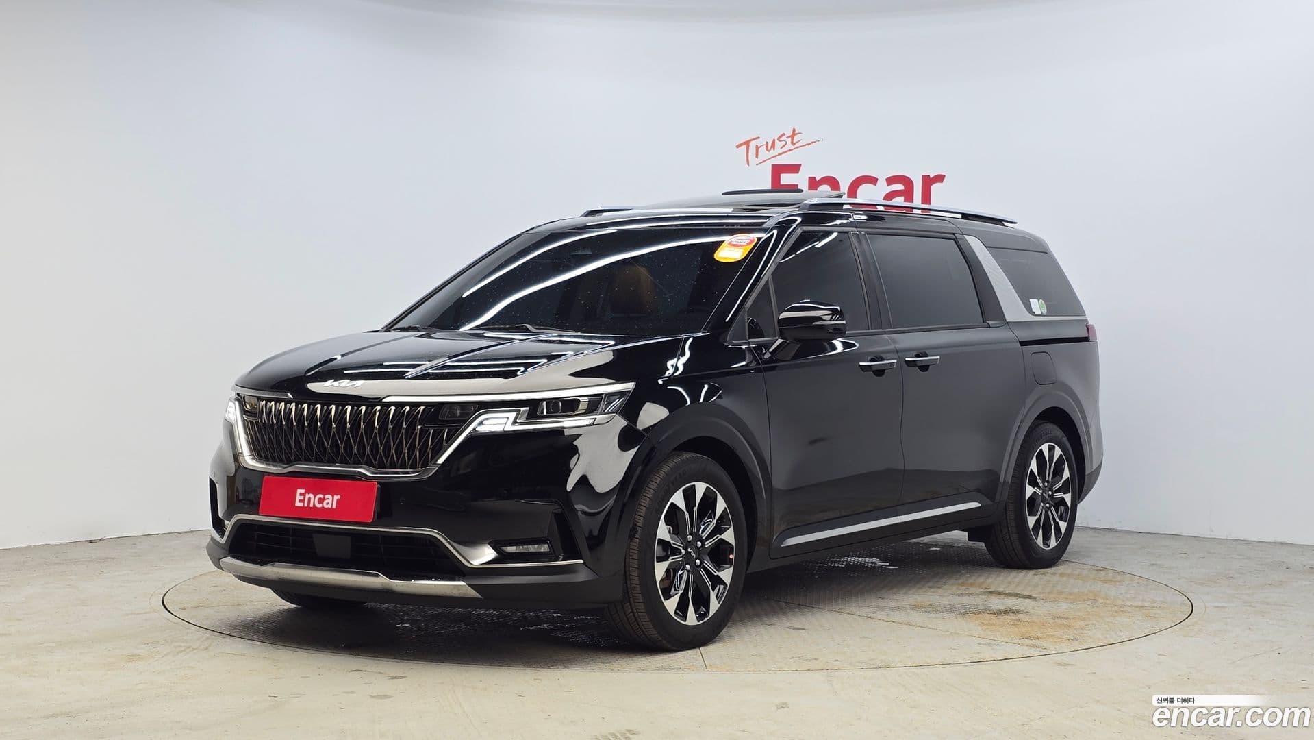 Main__Slider__Photo:Canival Kia 2022.11-0
