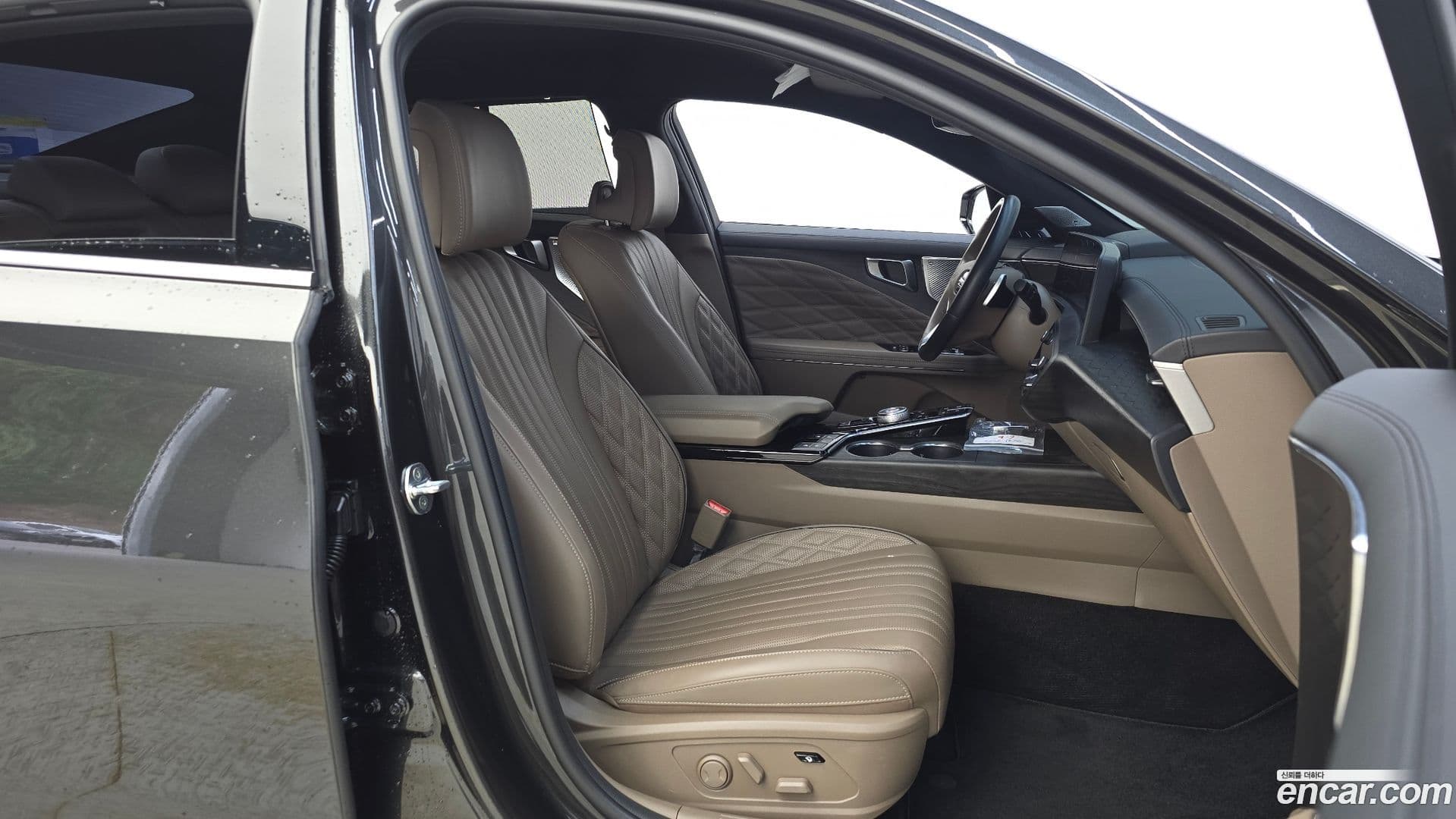 Main__Slider__Photo:K8 Kia 2022.4-10