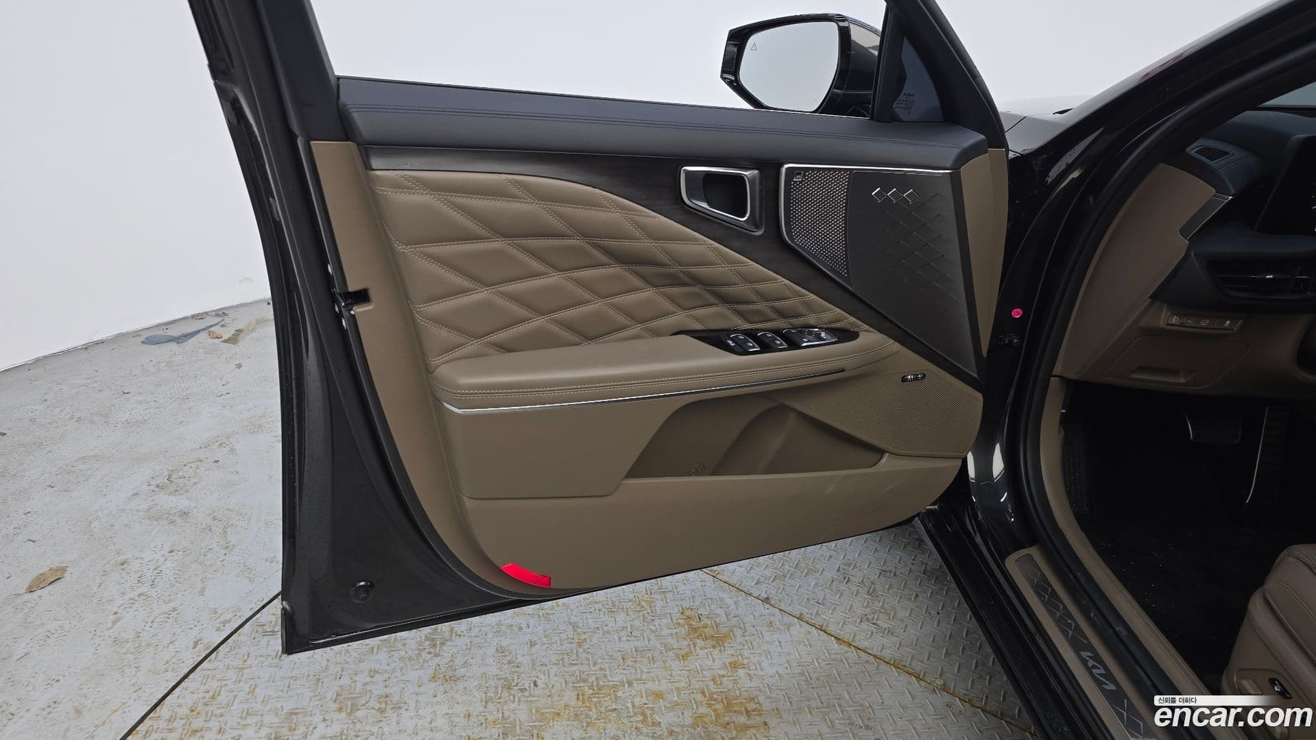 Main__Slider__Photo:K8 Kia 2022.4-23