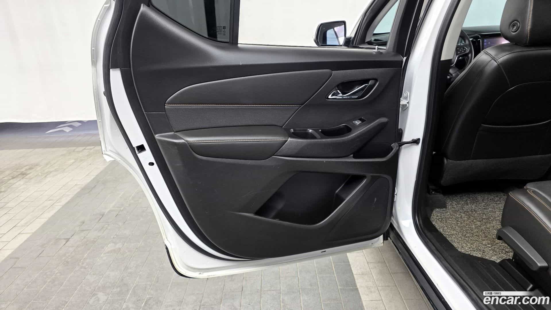 Traverse Chevrolet 2020.4-INNER-035
