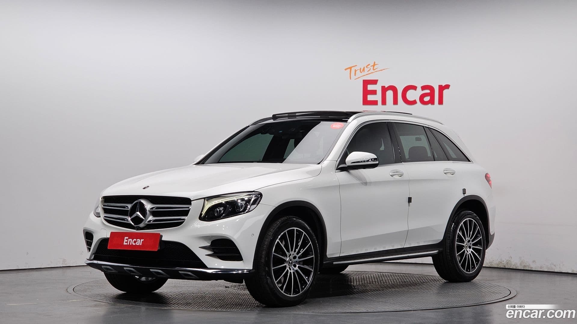 Main__Slider__Photo:GLC-Class Mercedes-Benz 2019.10-0