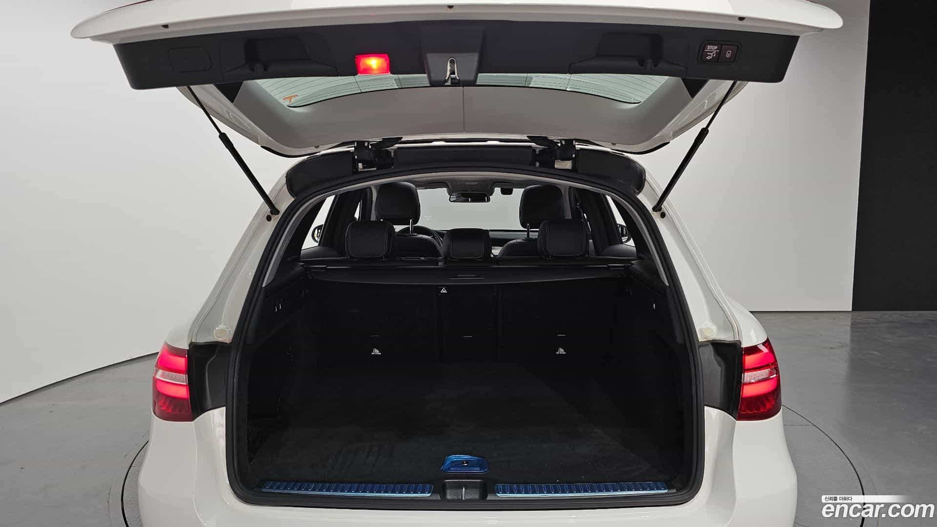 GLC-Class Mercedes-Benz 2019.10-OPTION-024