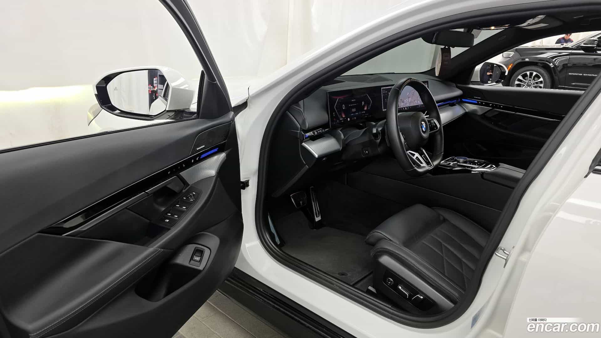 5-Series BMW 2024.0-INNER-010