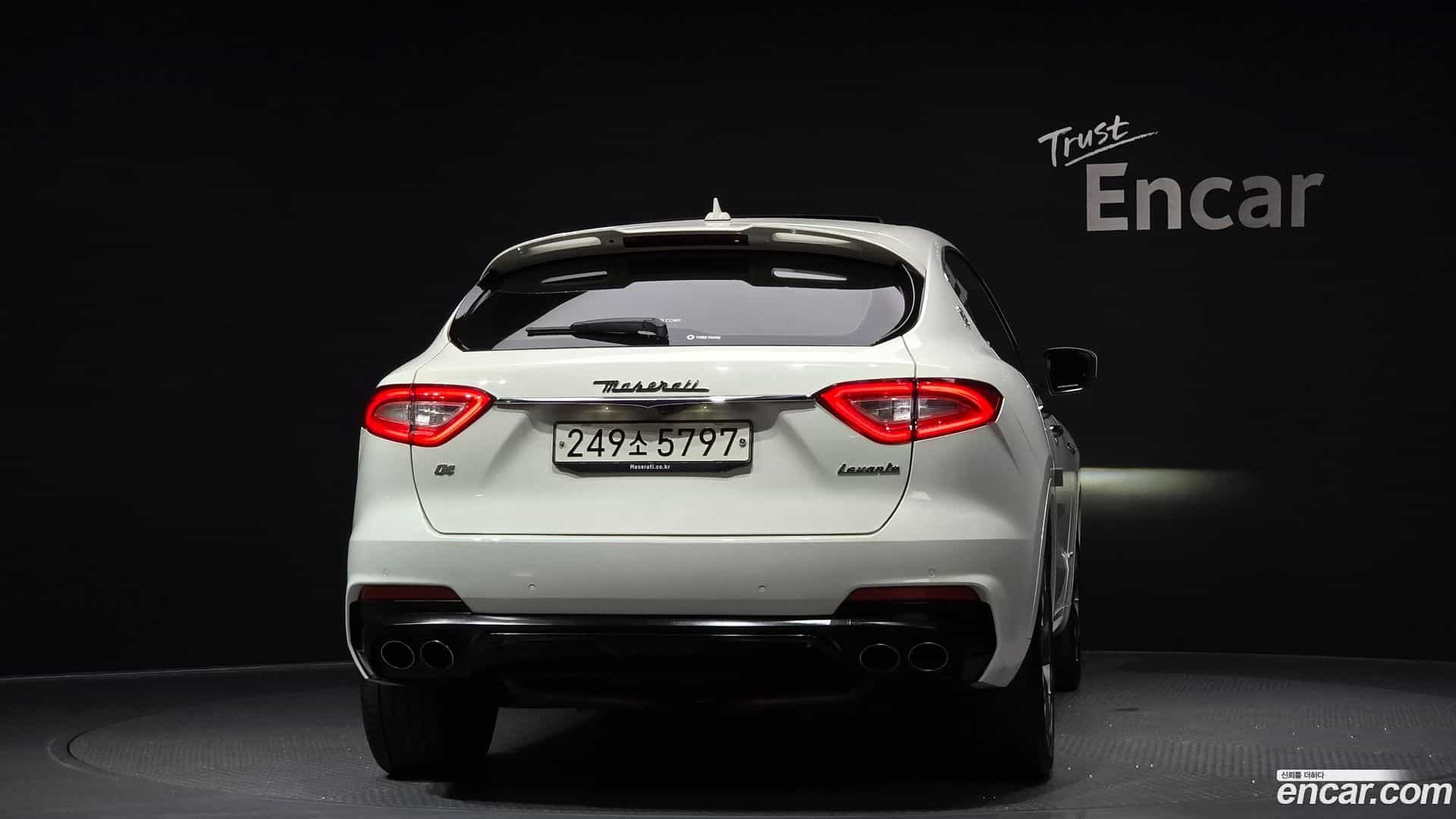 Levante Maserati 2020.11-OUTER-004