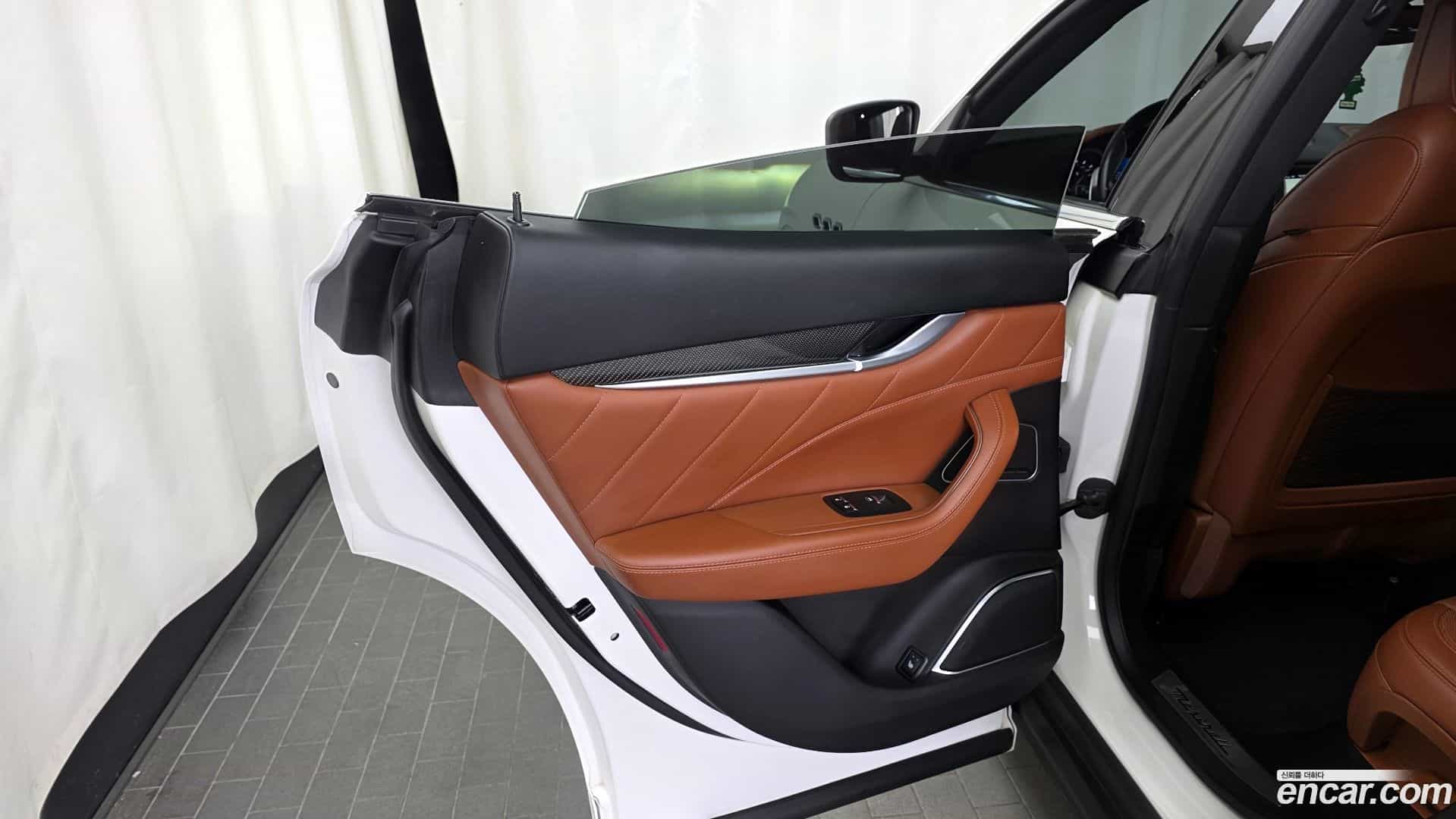 Levante Maserati 2020.11-INNER-035