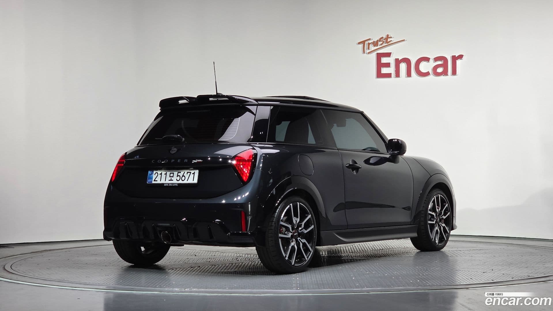 Main__Slider__Photo:Cooper Mini 2025.4-1