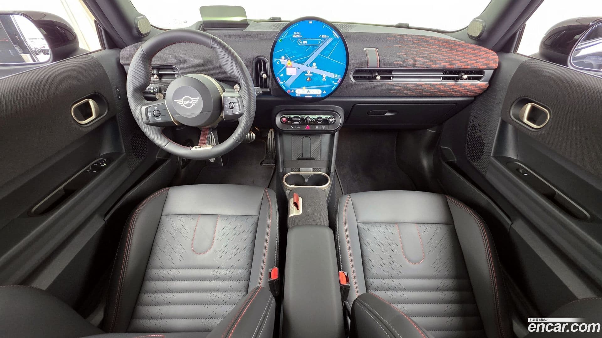 Main__Slider__Photo:Cooper Mini 2025.4-6