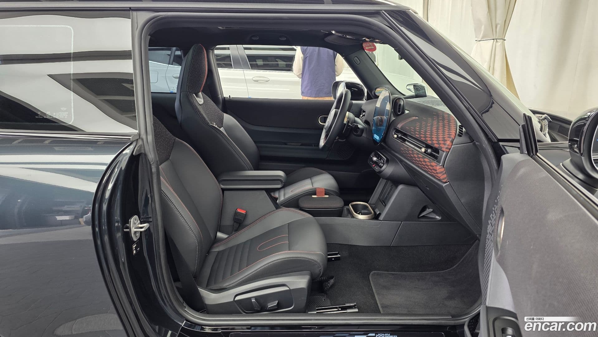 Main__Slider__Photo:Cooper Mini 2025.4-10
