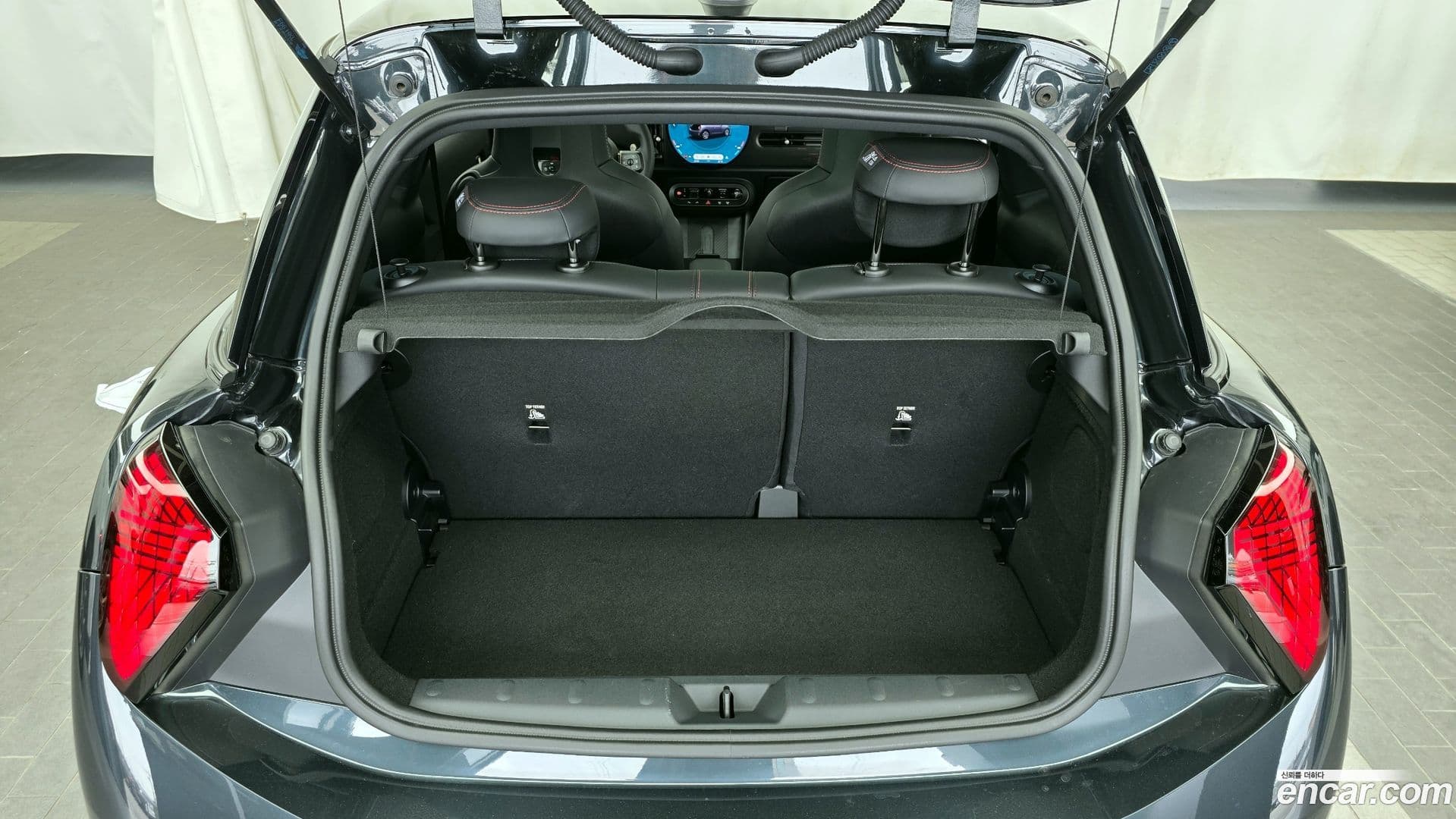 Main__Slider__Photo:Cooper Mini 2025.4-19