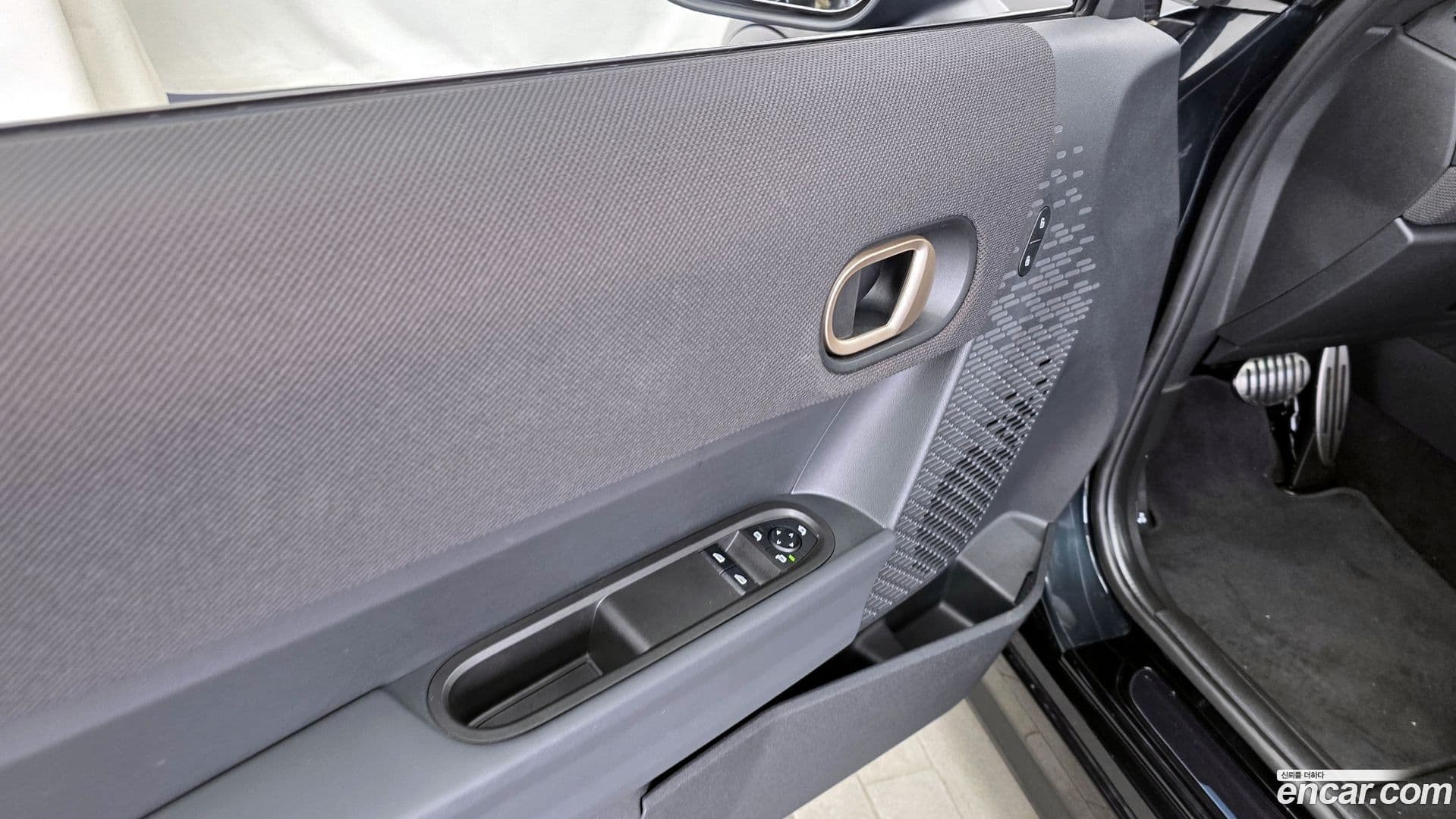 Main__Slider__Photo:Cooper Mini 2025.4-28