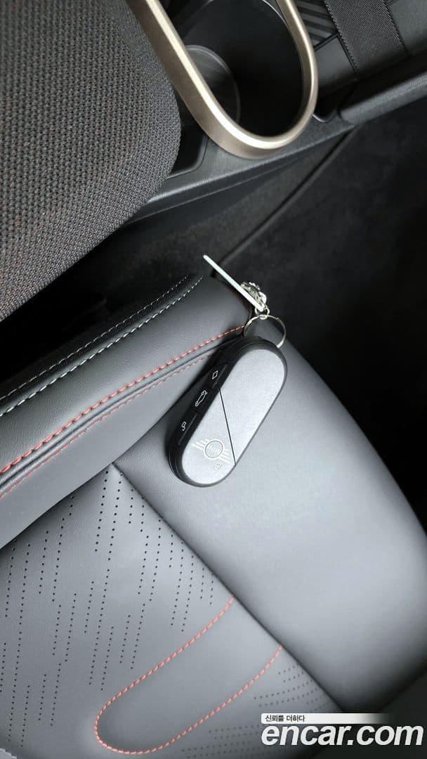 Main__Slider__Photo:Cooper Mini 2025.4-31