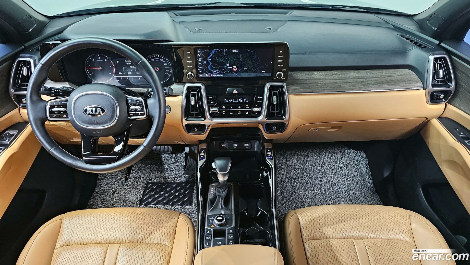Main__Slider__Photo:Sorento Kia 2021.2-6