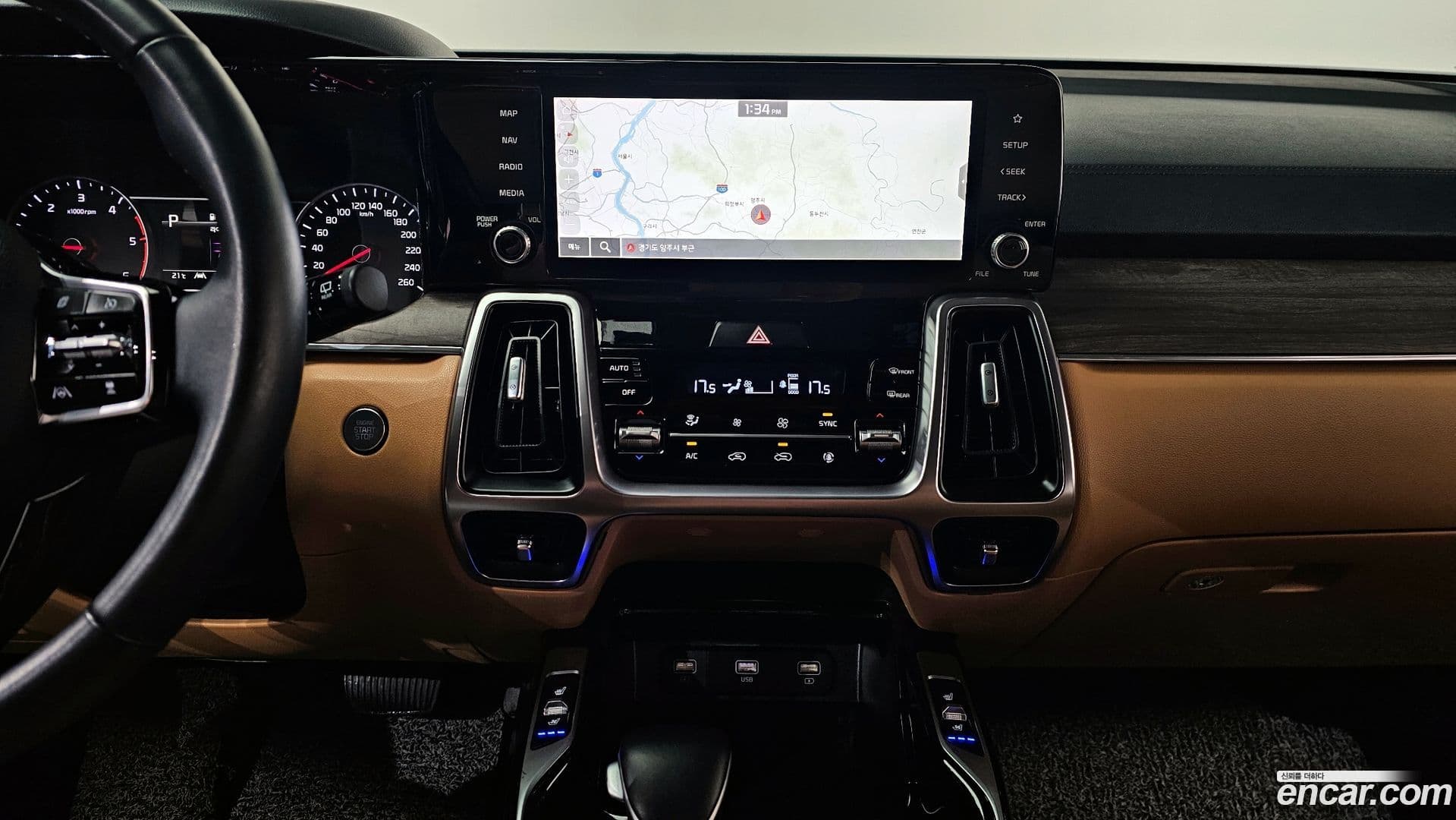 Main__Slider__Photo:Sorento Kia 2021.2-13