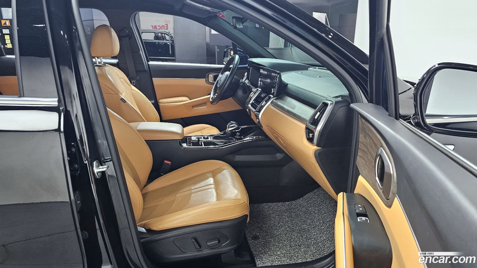 Main__Slider__Photo:Sorento Kia 2021.2-25