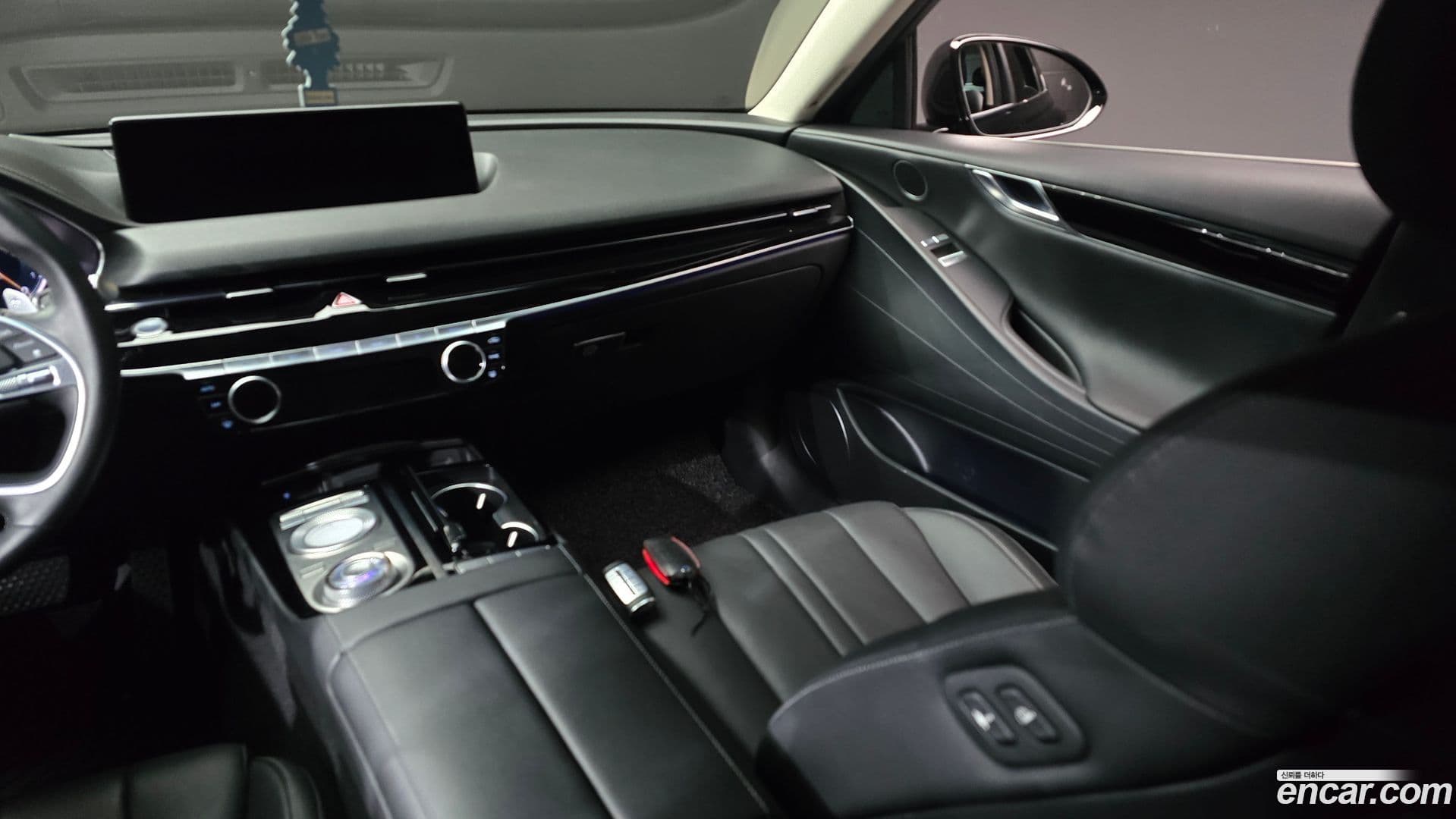 Main__Slider__Photo:G80 Genesis 2020.5-25