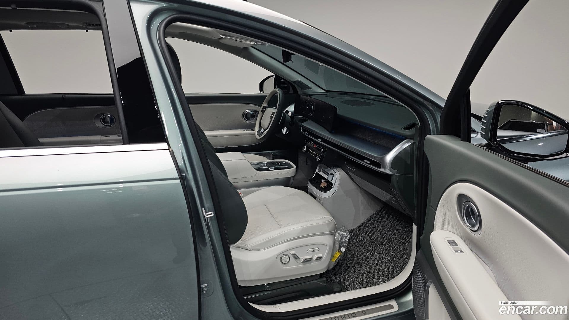 Main__Slider__Photo:Ioniq9 Hyundai 2025.3-26