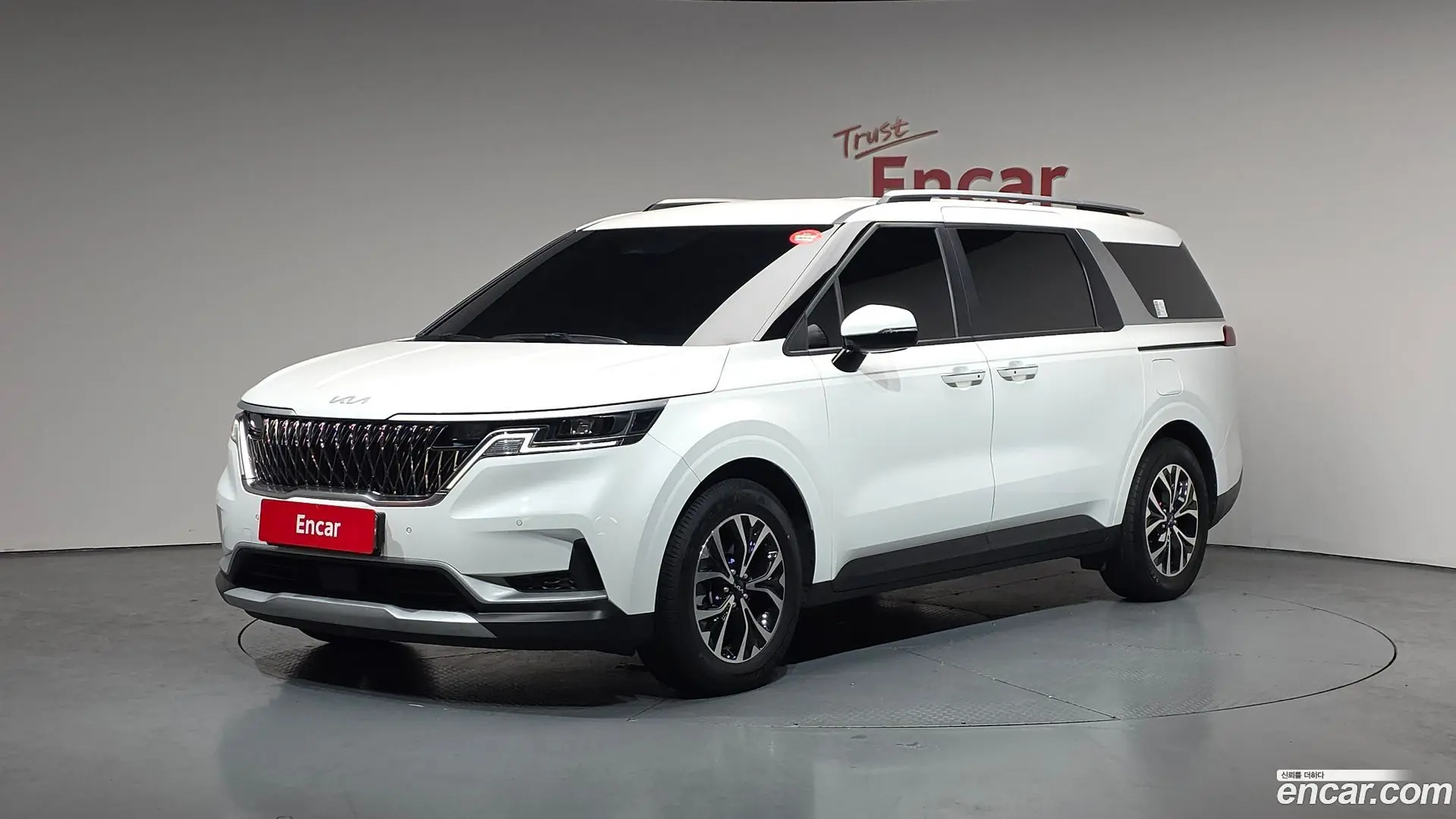 Main__Slider__Photo:Canival Kia 2023.9-0