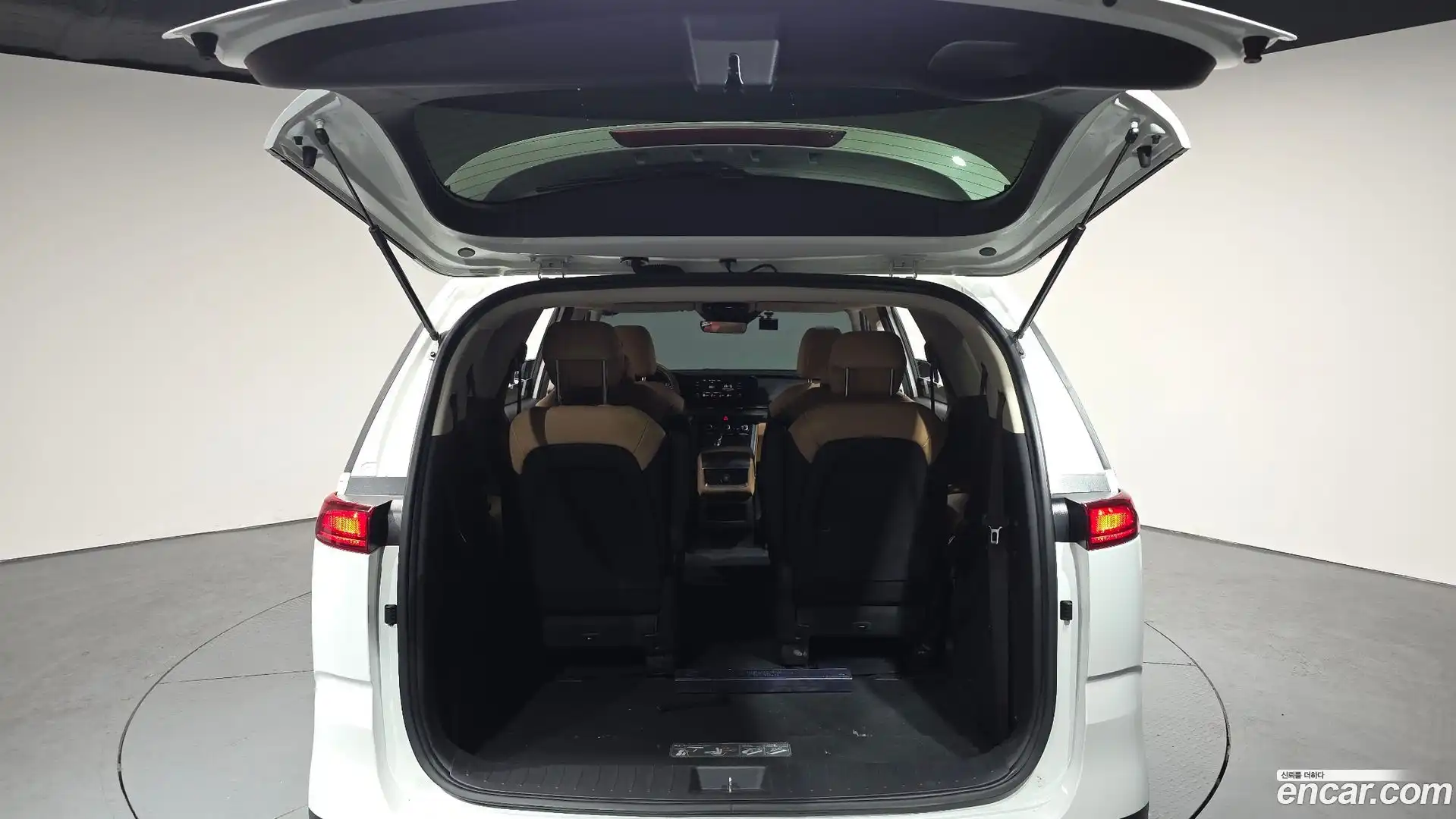 Canival Kia 2023.9-OPTION-024