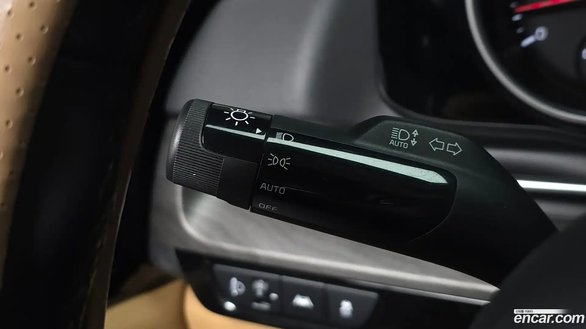 Canival Kia 2023.9-OPTION-041
