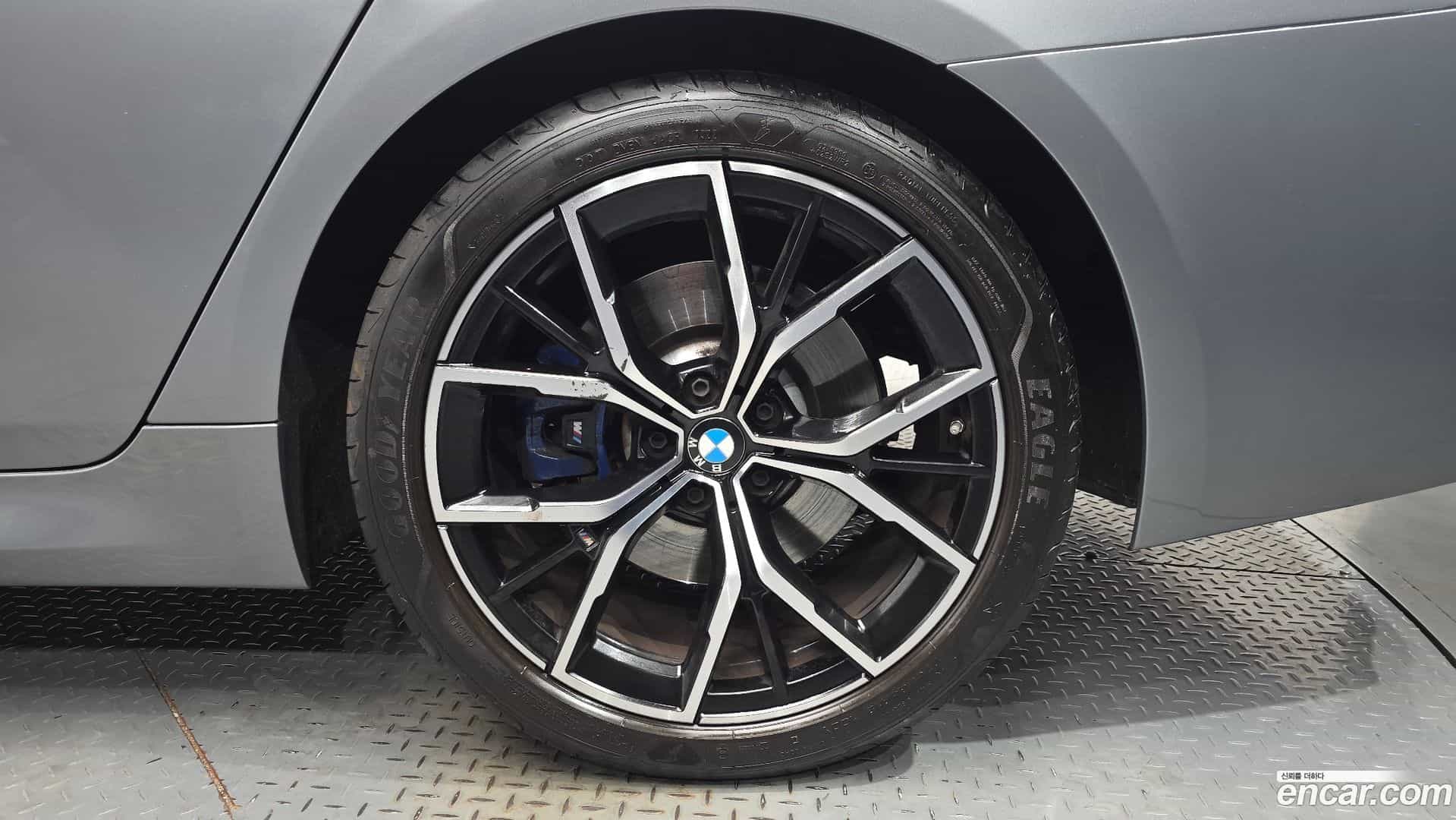 5-Series BMW 2022.8-OUTER-031