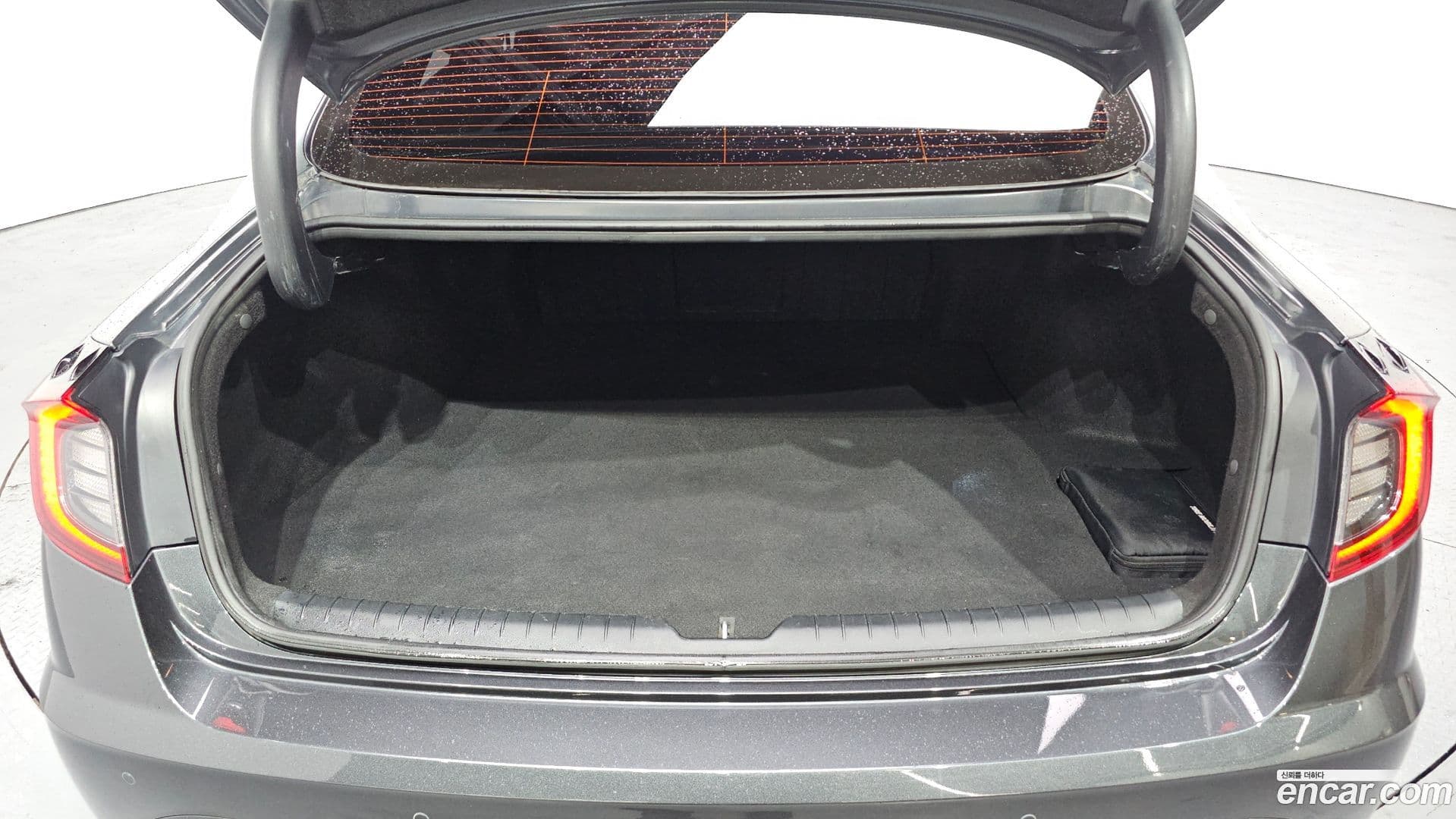 Main__Slider__Photo:Sonata Hyundai 2019.6-19