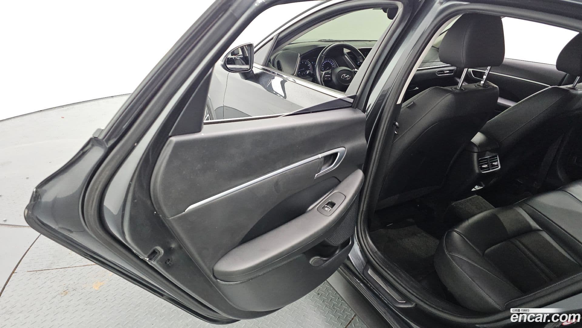 Main__Slider__Photo:Sonata Hyundai 2019.6-24