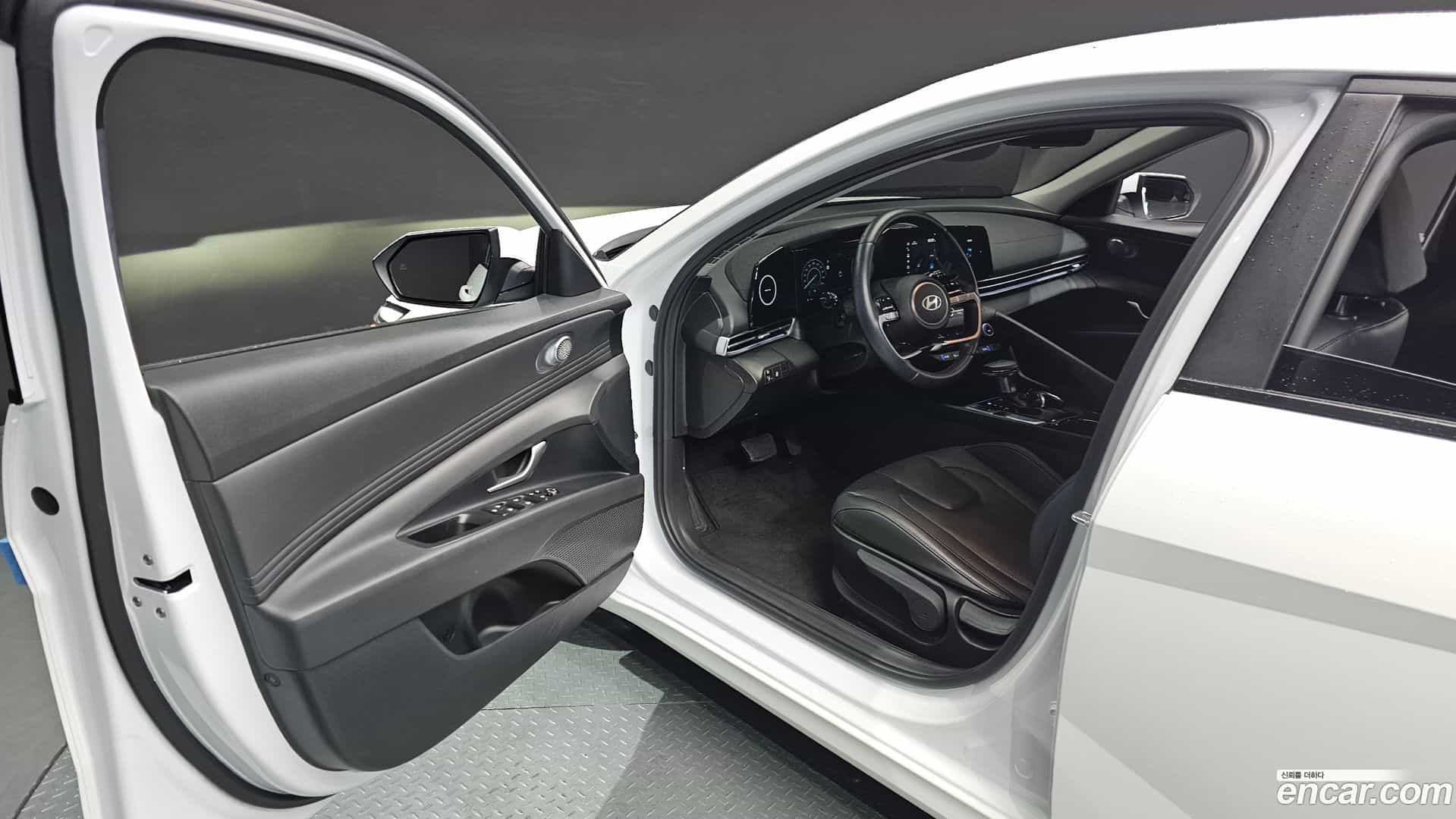 AVANTE Hyundai 2024.3-INNER-010