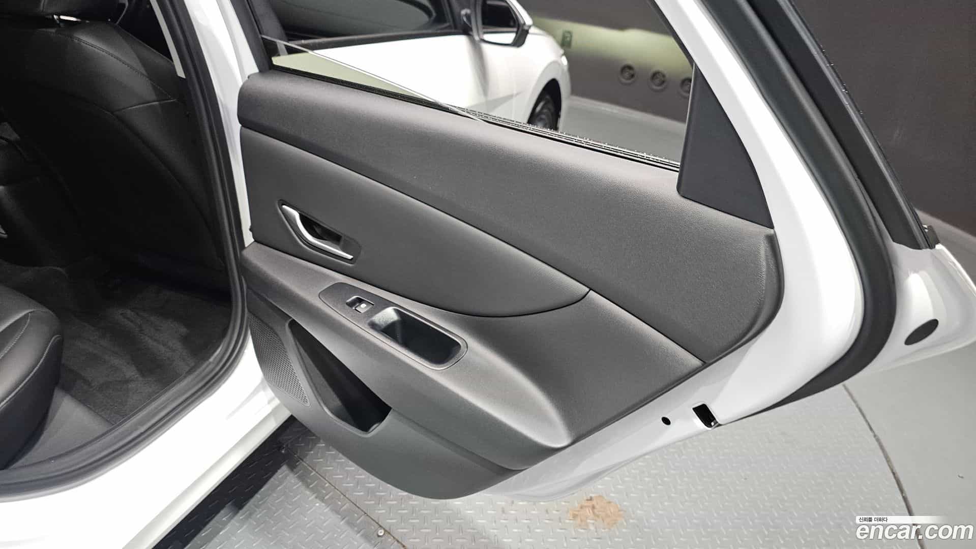 AVANTE Hyundai 2024.3-INNER-035