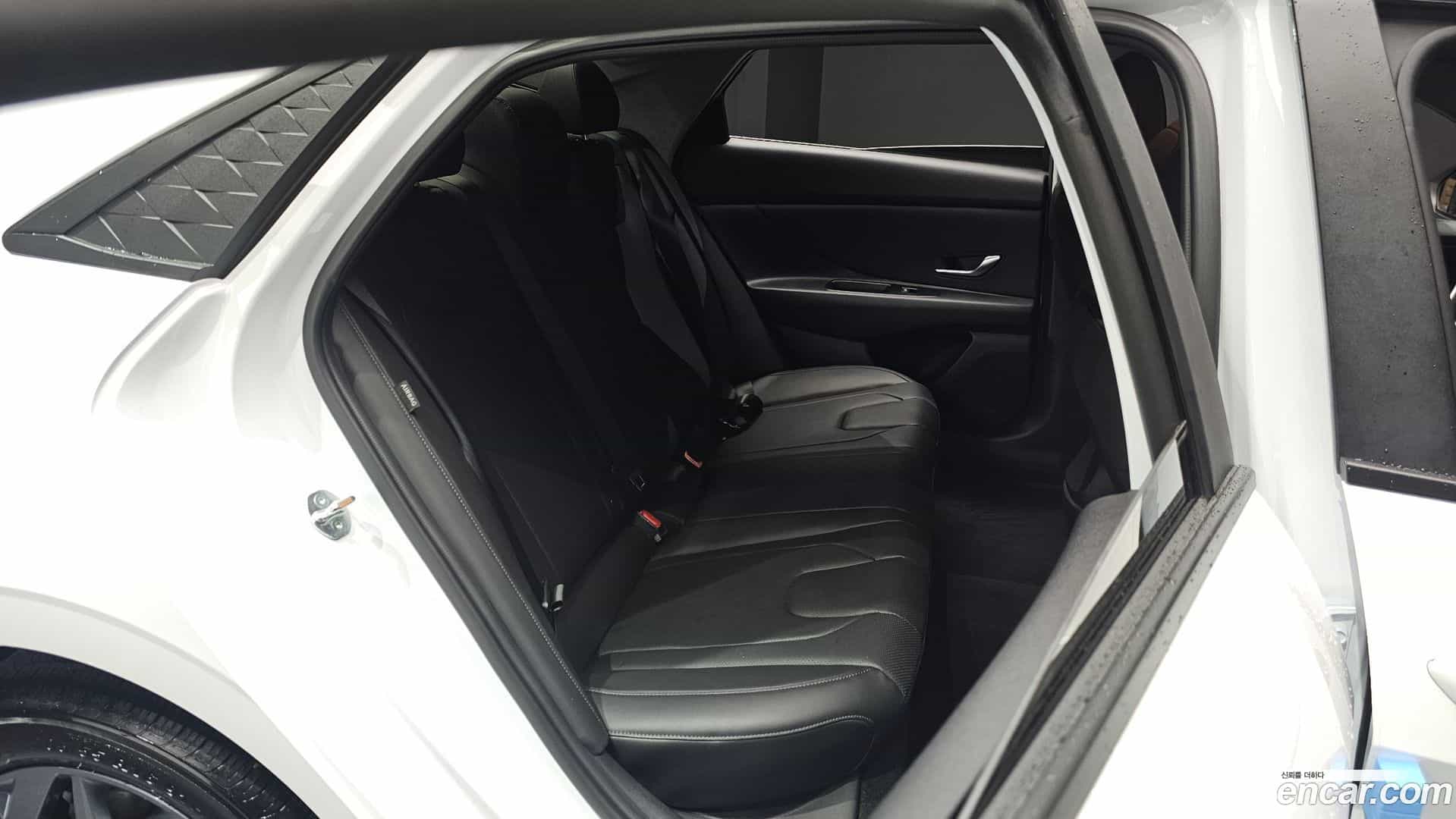 AVANTE Hyundai 2024.3-INNER-036