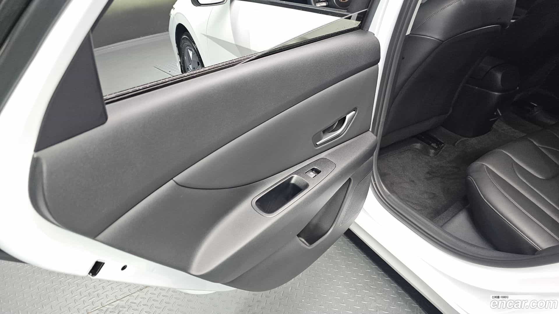 AVANTE Hyundai 2024.3-OPTION-040