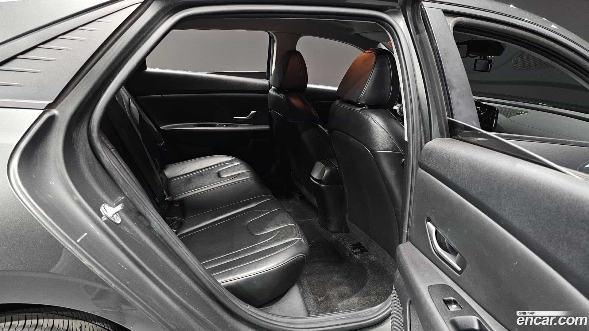 AVANTE Hyundai 2022.3-INNER-036