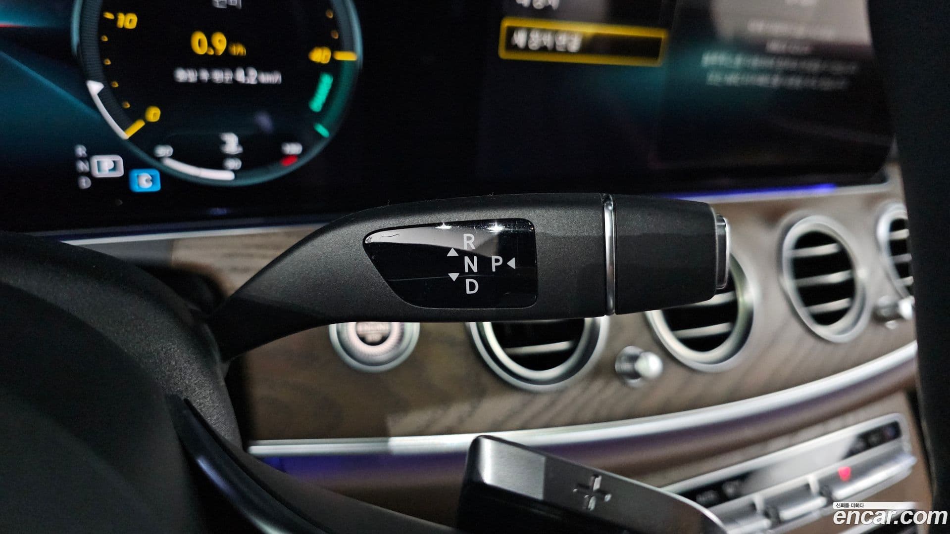 Main__Slider__Photo:E-Class Mercedes-Benz 2021.2-8