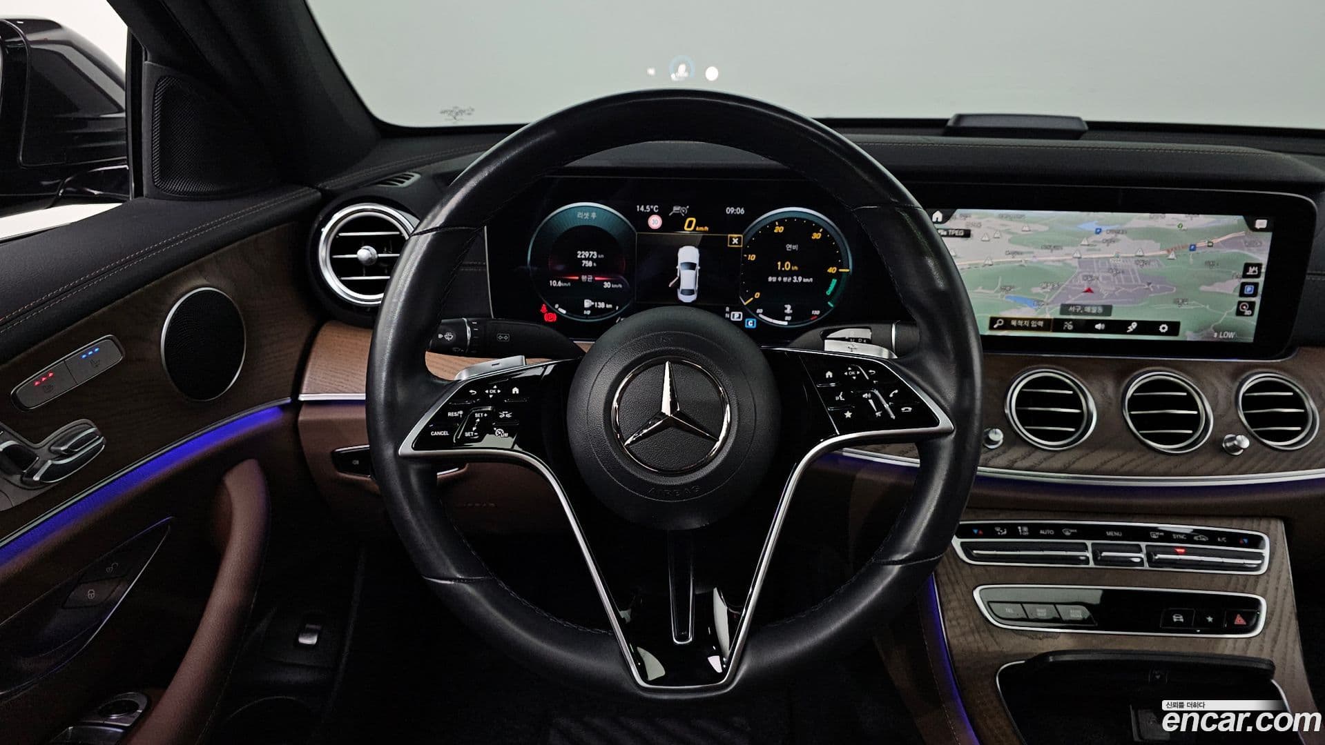 Main__Slider__Photo:E-Class Mercedes-Benz 2021.2-11