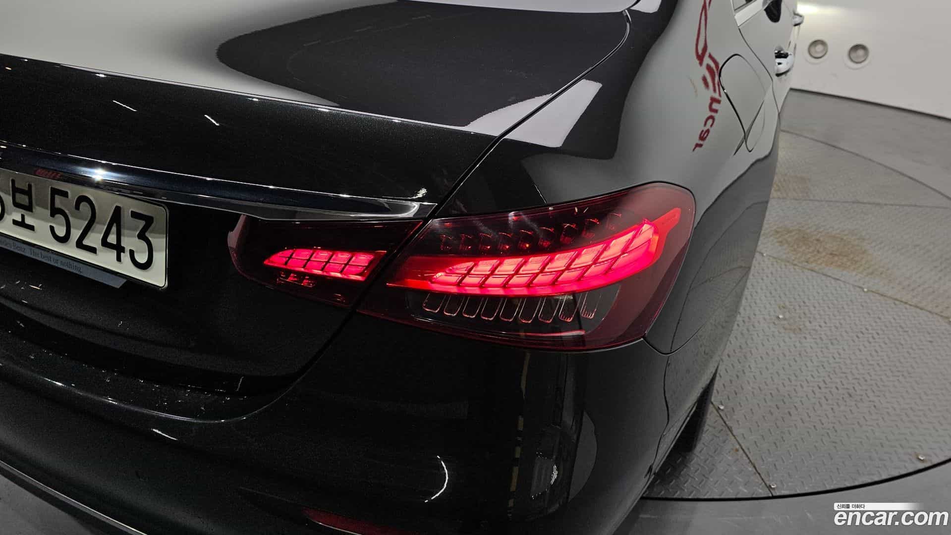 E-Class Mercedes-Benz 2021.2-OUTER-033