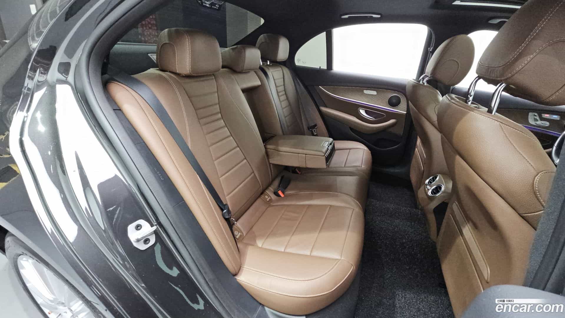 E-Class Mercedes-Benz 2021.2-OPTION-042