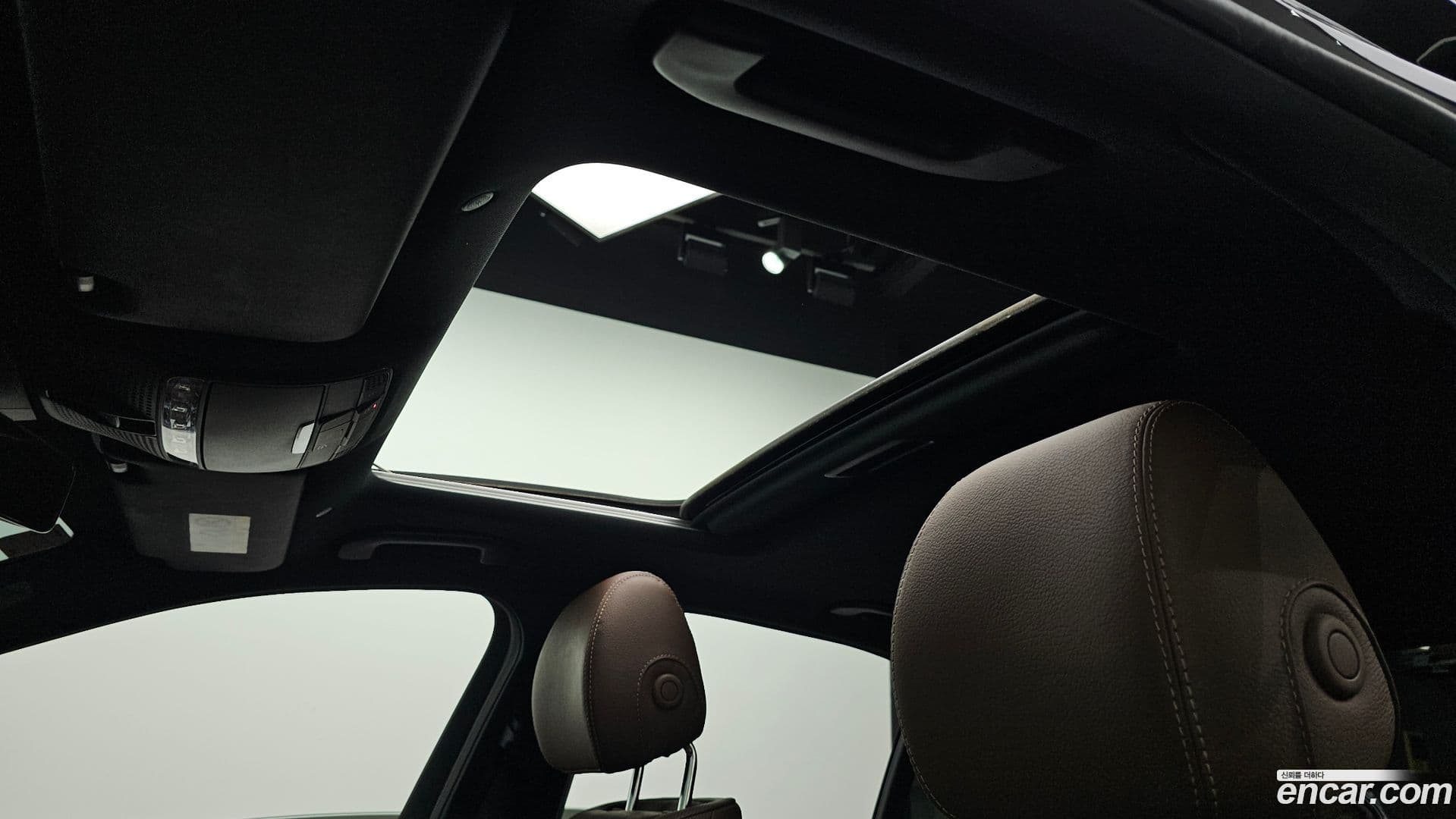 Main__Slider__Photo:E-Class Mercedes-Benz 2021.2-29