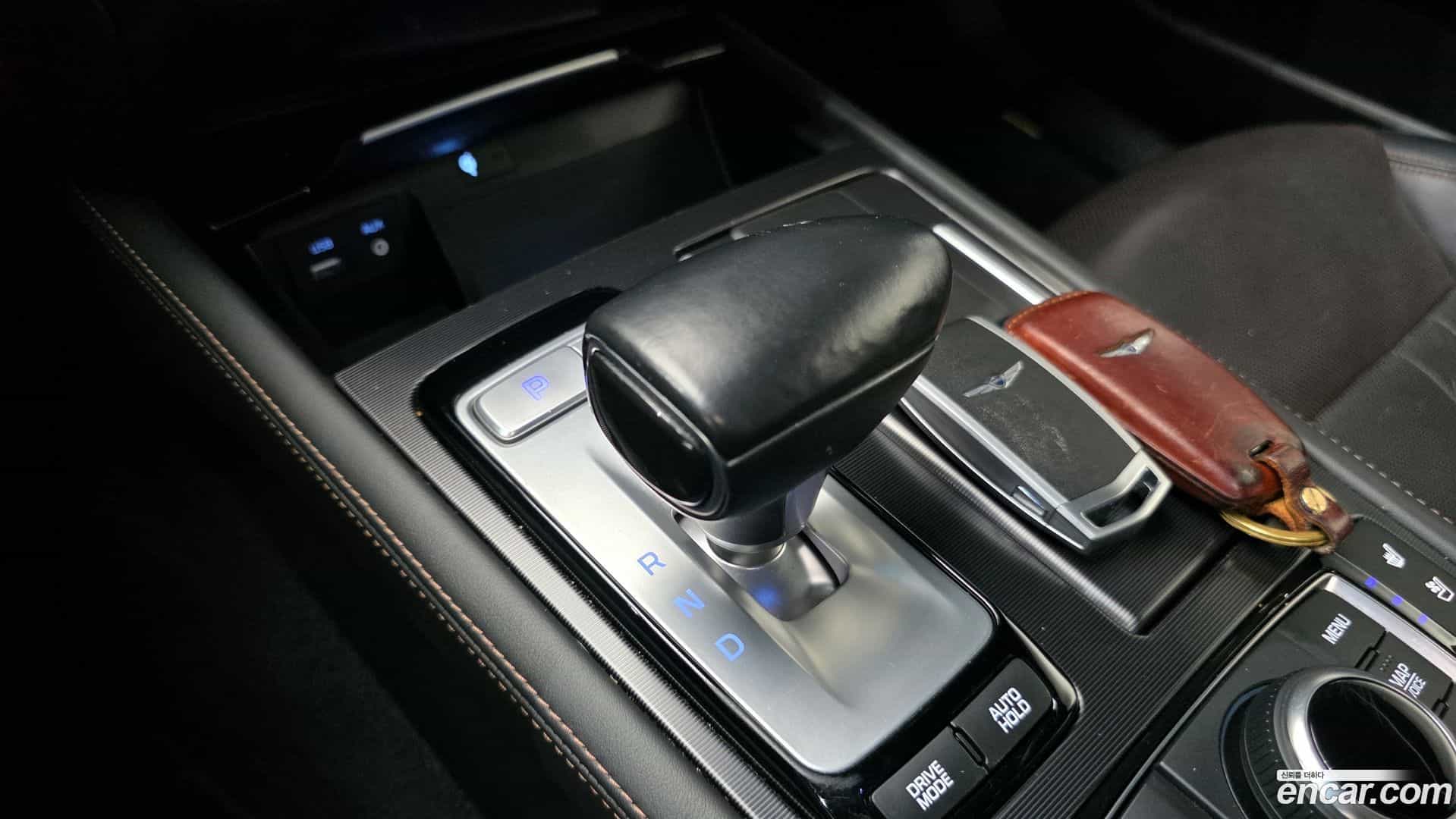 G80 Genesis 2018.1-INNER-009
