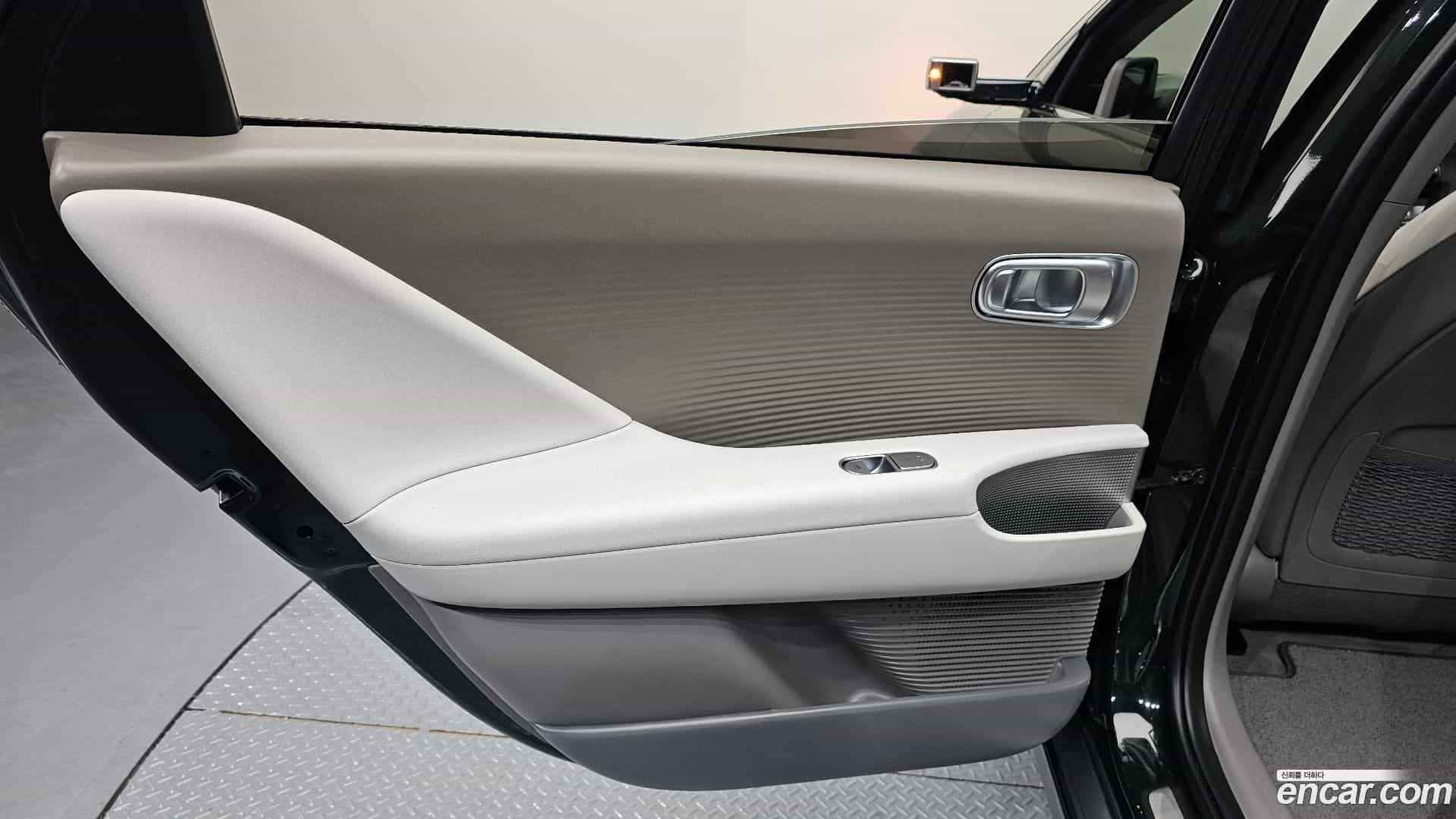 Ioniq6 Hyundai 2023.4-INNER-035