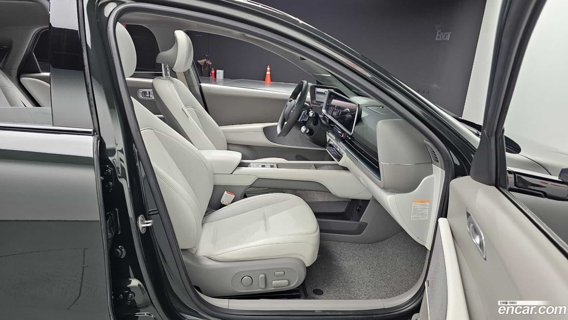 Ioniq6 Hyundai 2023.4-INNER-036