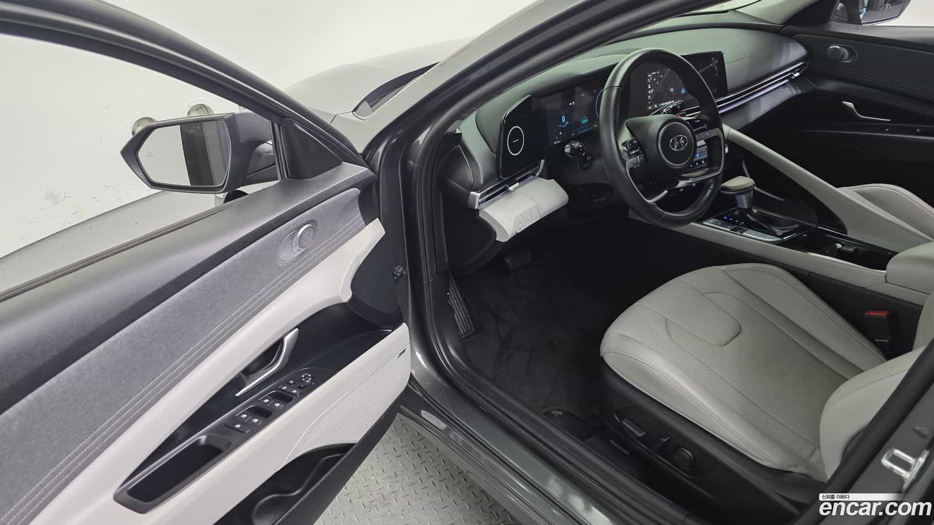 AVANTE Hyundai 2020.6-OPTION-015