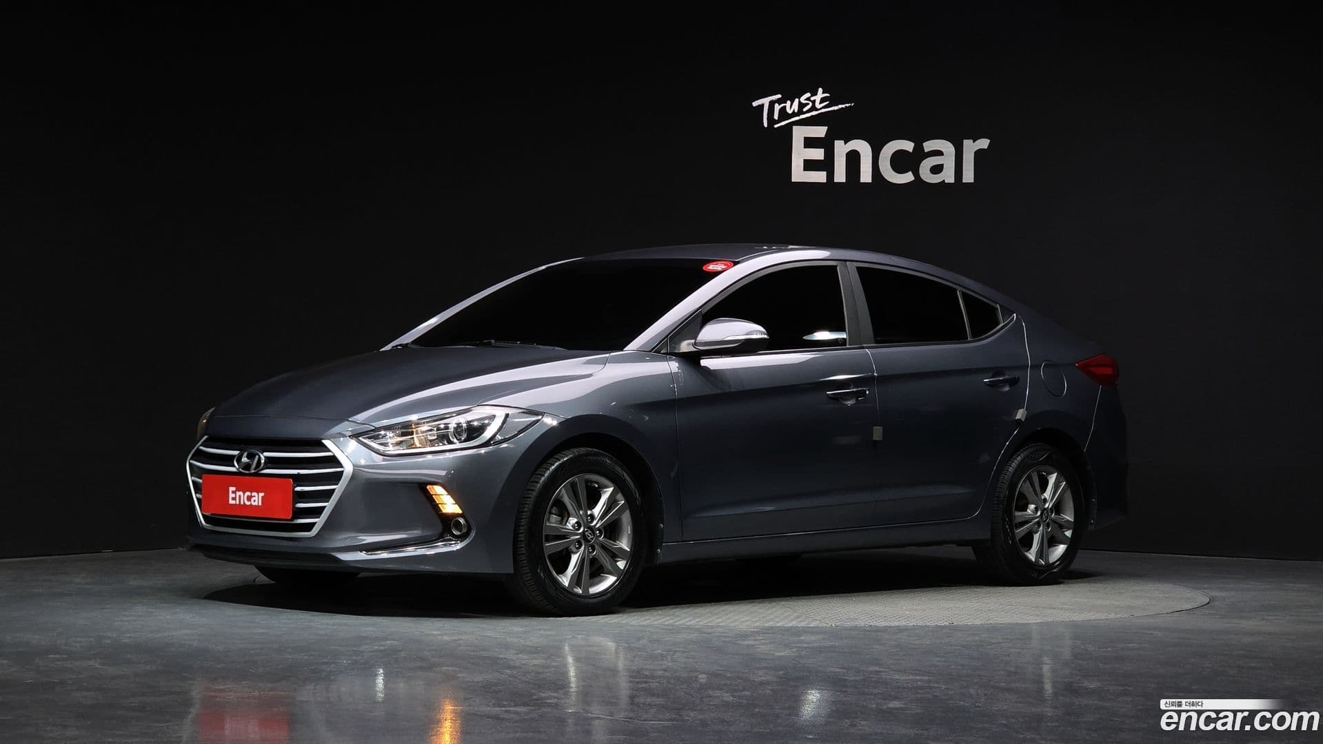 Main__Slider__Photo:AVANTE Hyundai 2017.6-0