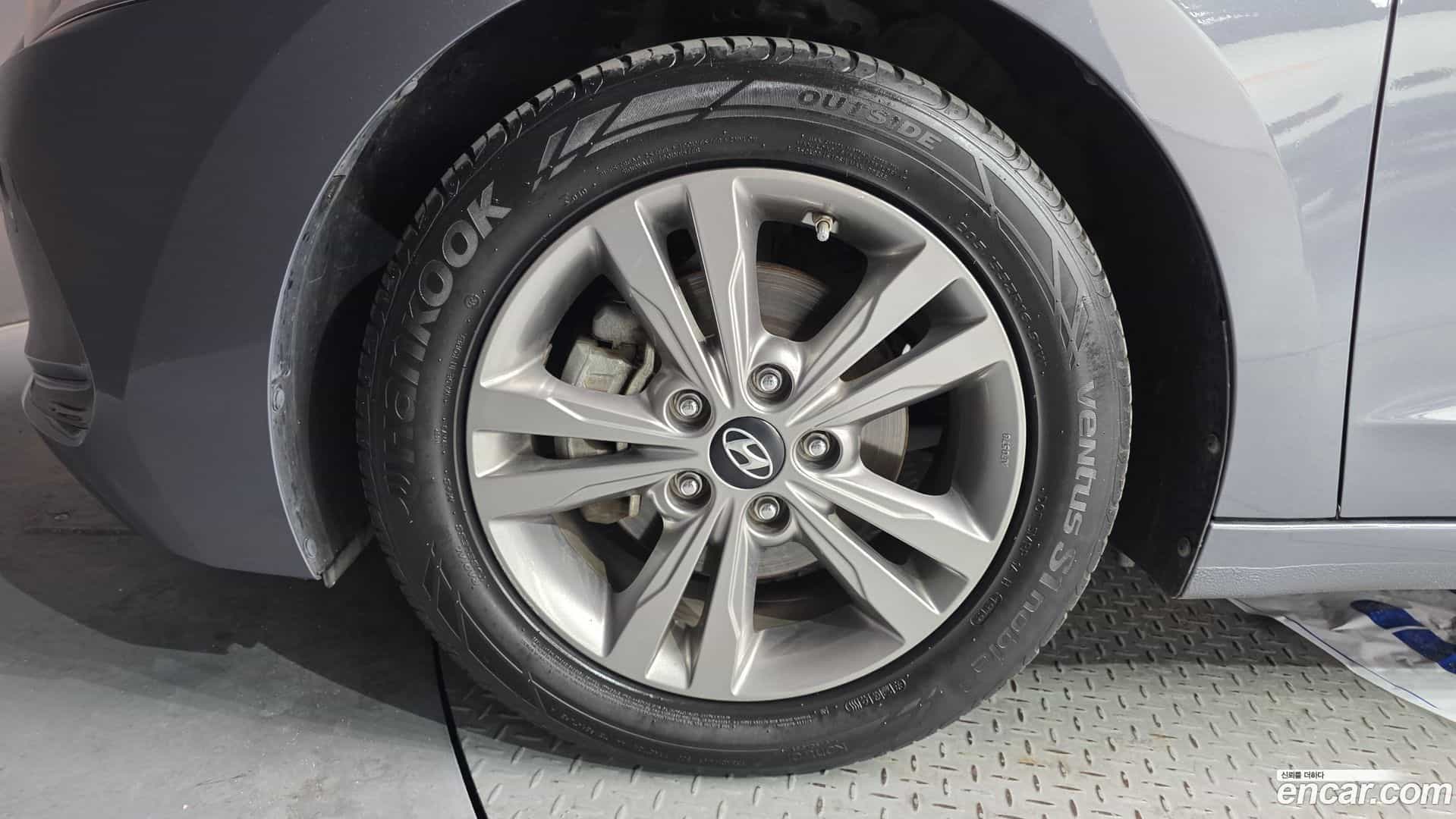 AVANTE Hyundai 2017.6-OUTER-005