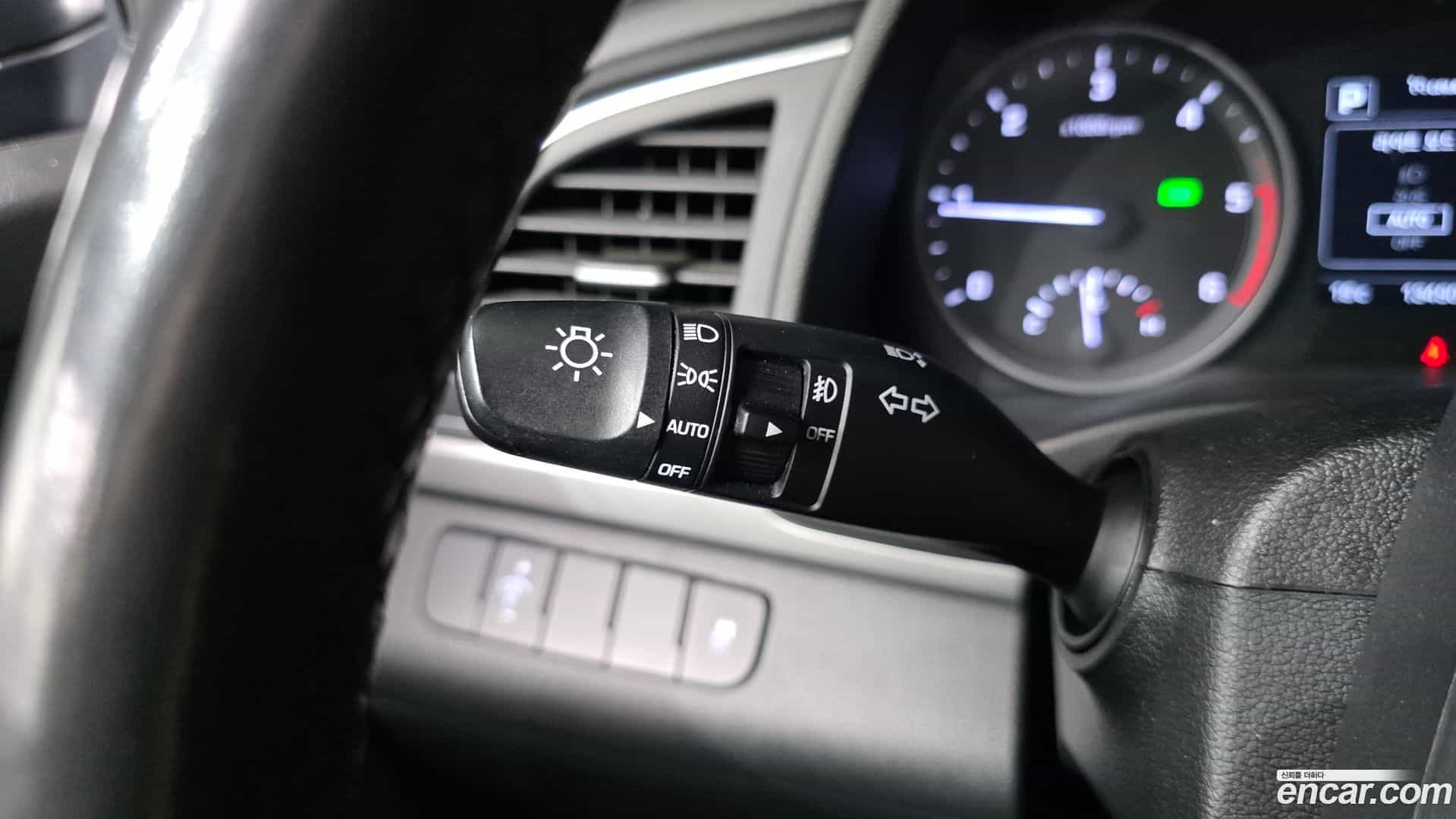 AVANTE Hyundai 2017.6-OPTION-023