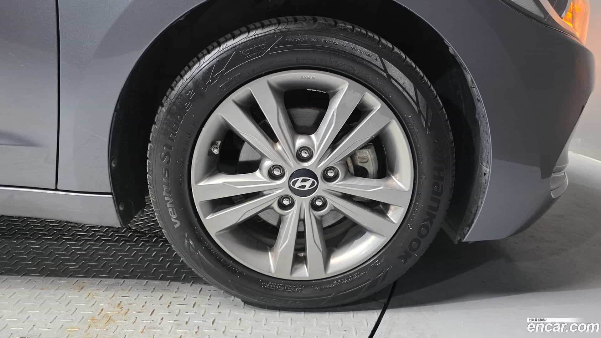 AVANTE Hyundai 2017.6-OUTER-031