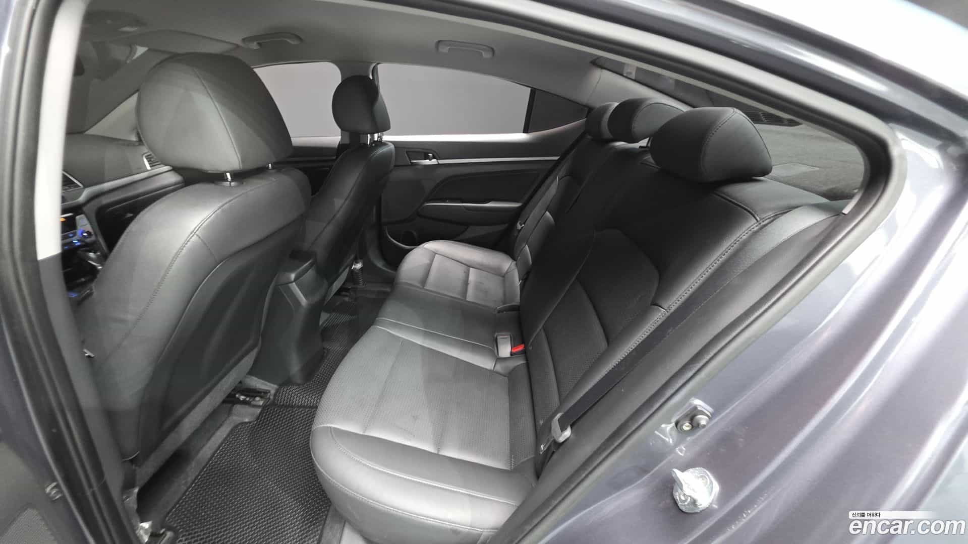 AVANTE Hyundai 2017.6-INNER-036