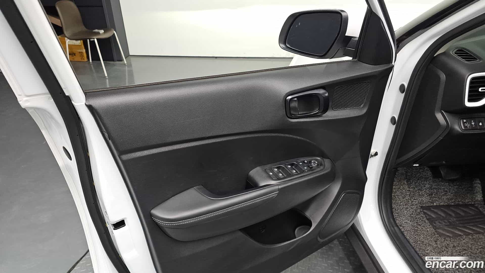 Venue Hyundai 2023.9-INNER-034
