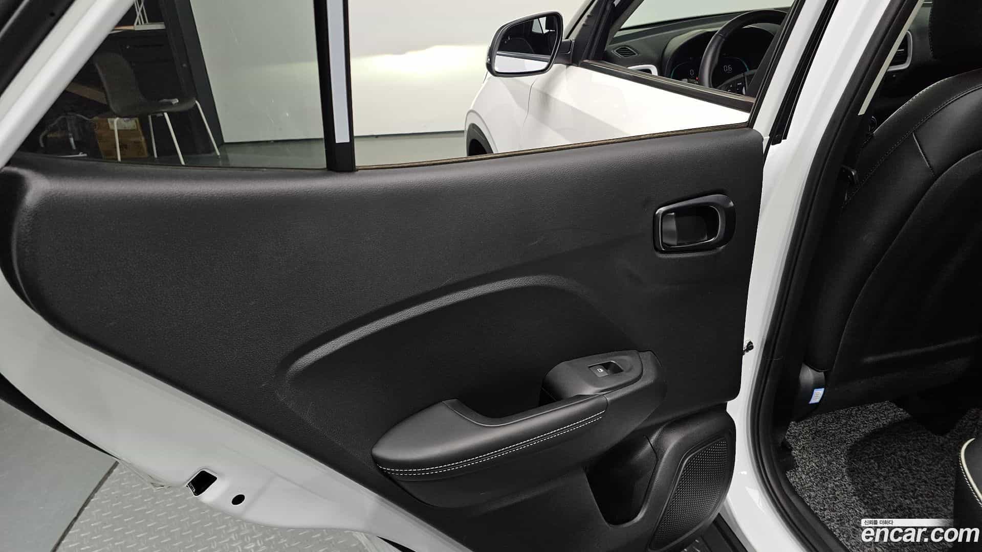 Venue Hyundai 2023.9-INNER-035